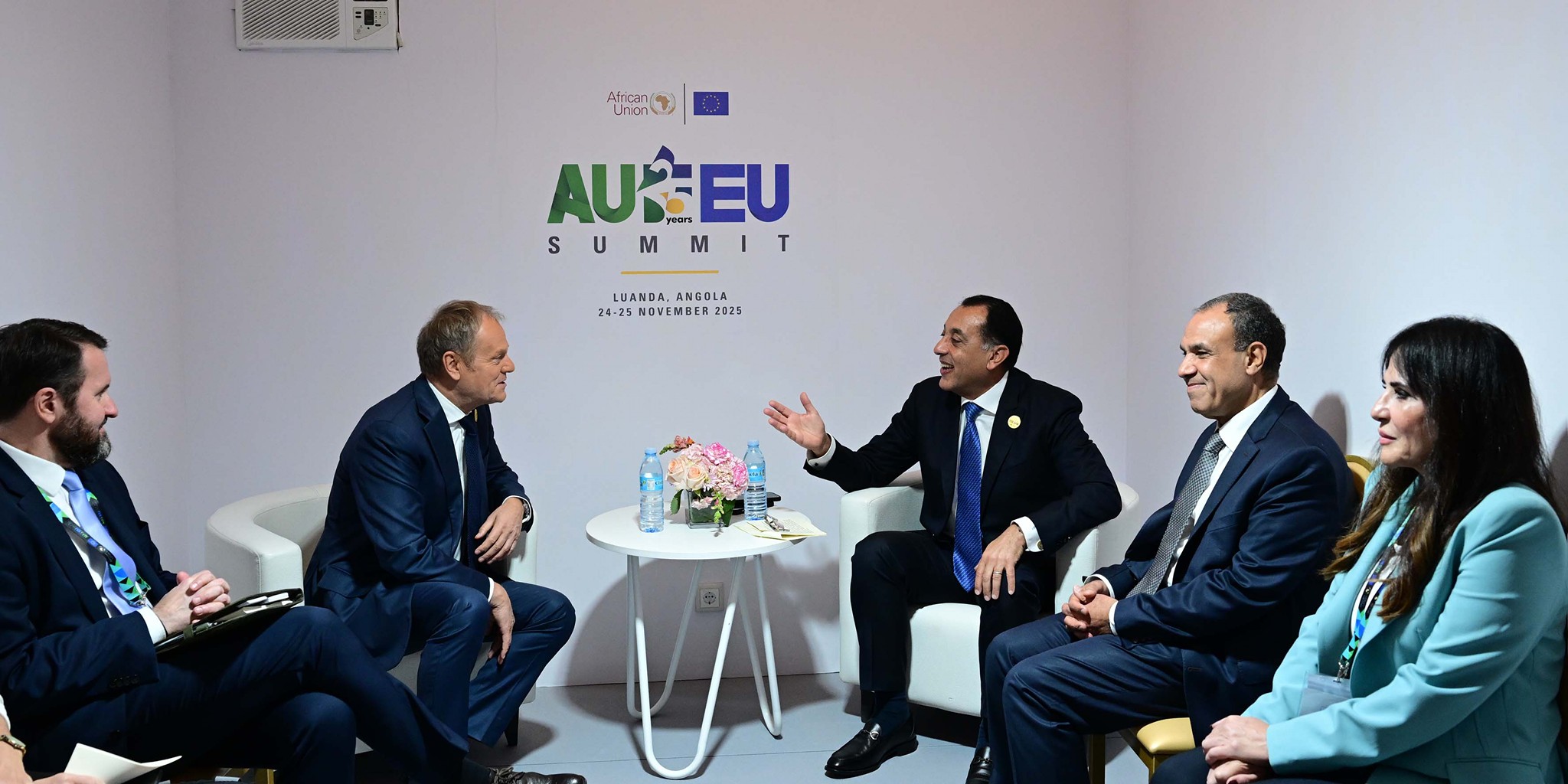 رئيس الوزراء يلتقي نظيره البولندي