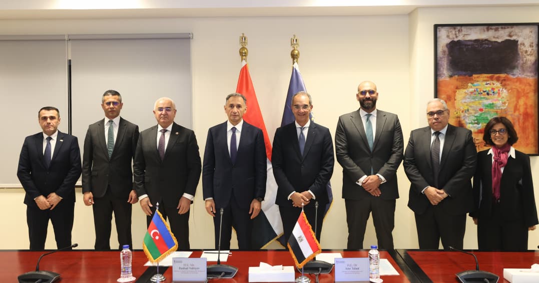 وزير الاتصالات يجتمع مع وزير التنمية الرقمية والنقل الأذربيجانى