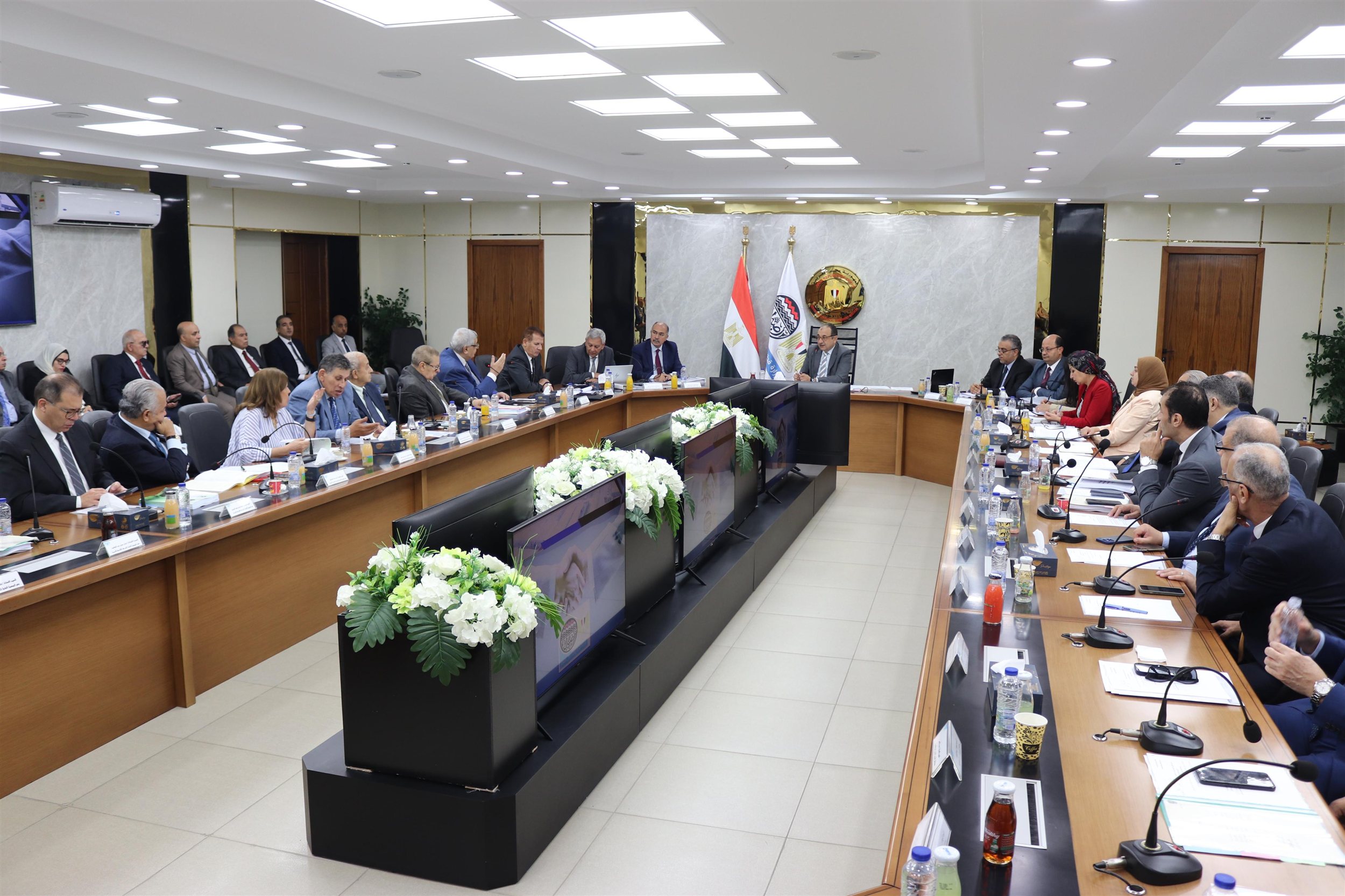 وزير قطاع الأعمال يترأس الجمعية العامة للقابضة للأدوية