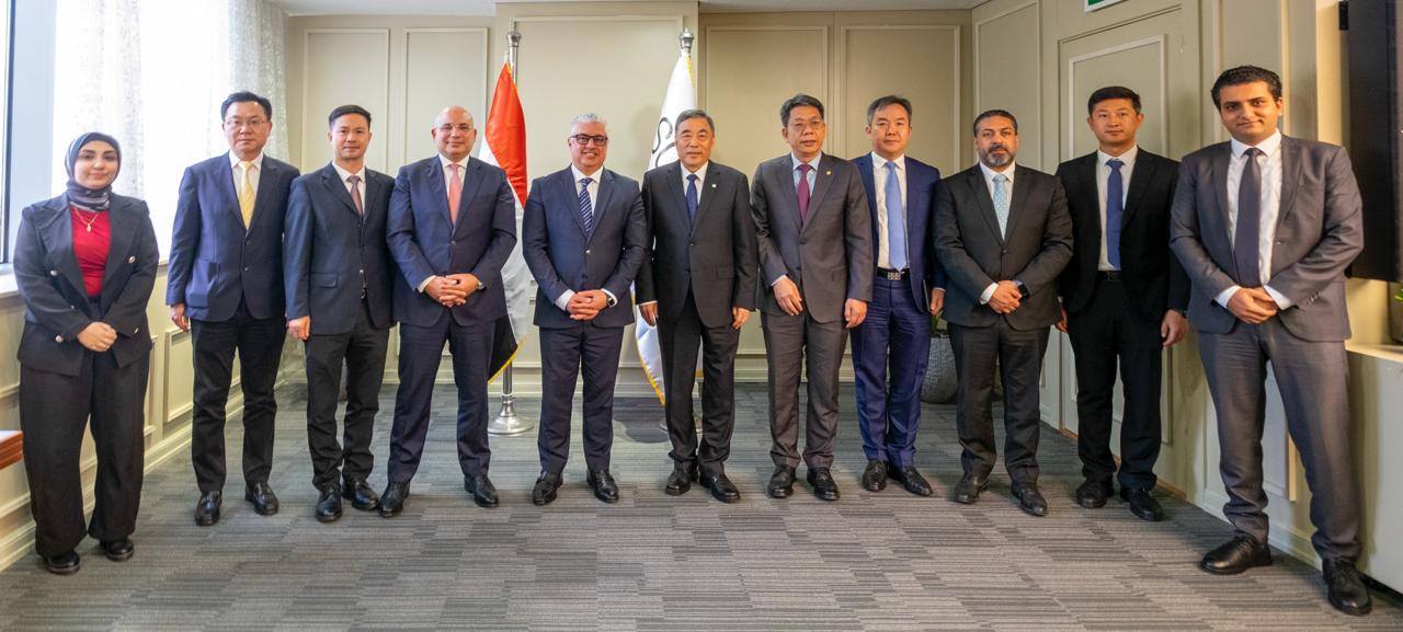وليد جمال الدين يلتقي وفد شركة الهندسة البحرية الصينية