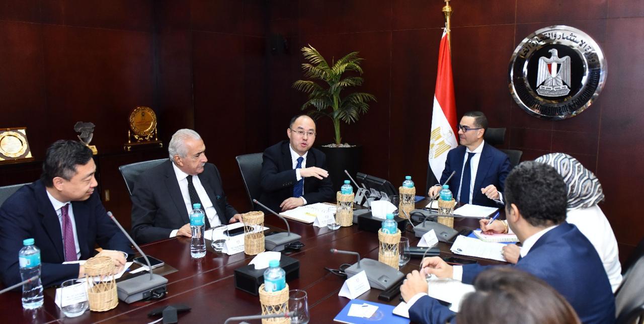 وزير الاستثمار يجتمع مع وفد شركة بروميتيون