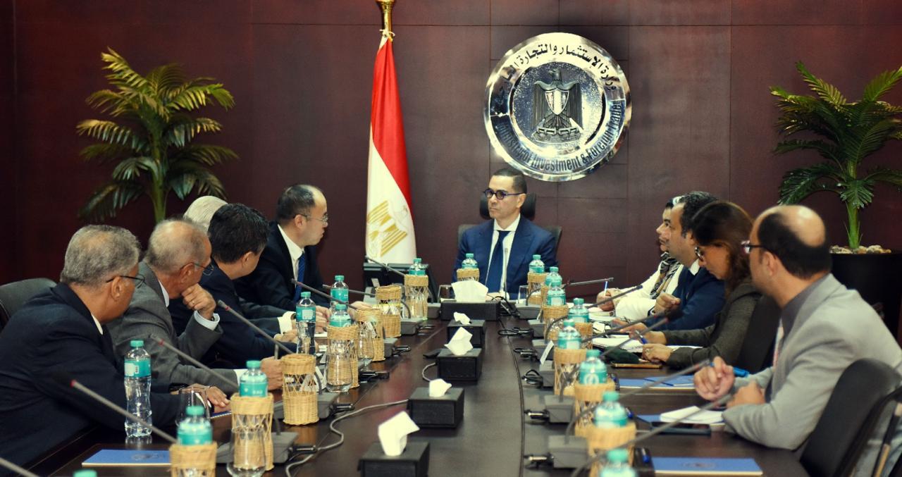 وزير الاستثمار يجتمع مع وفد شركة بروميتيون