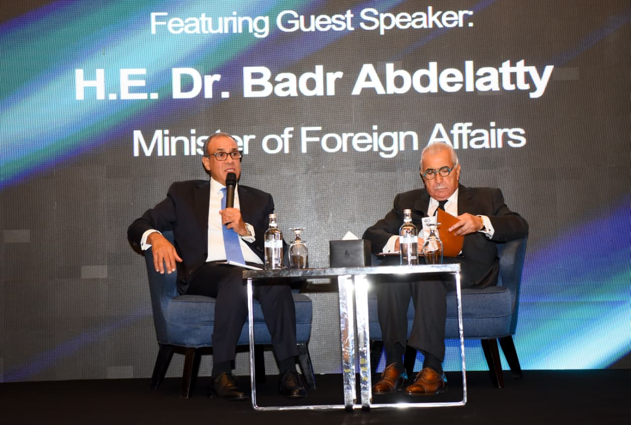 لقاء بدر عبد العاطى وزير الخارجية مع أعضاء غرفة التجارة الأمريكية فى مصر