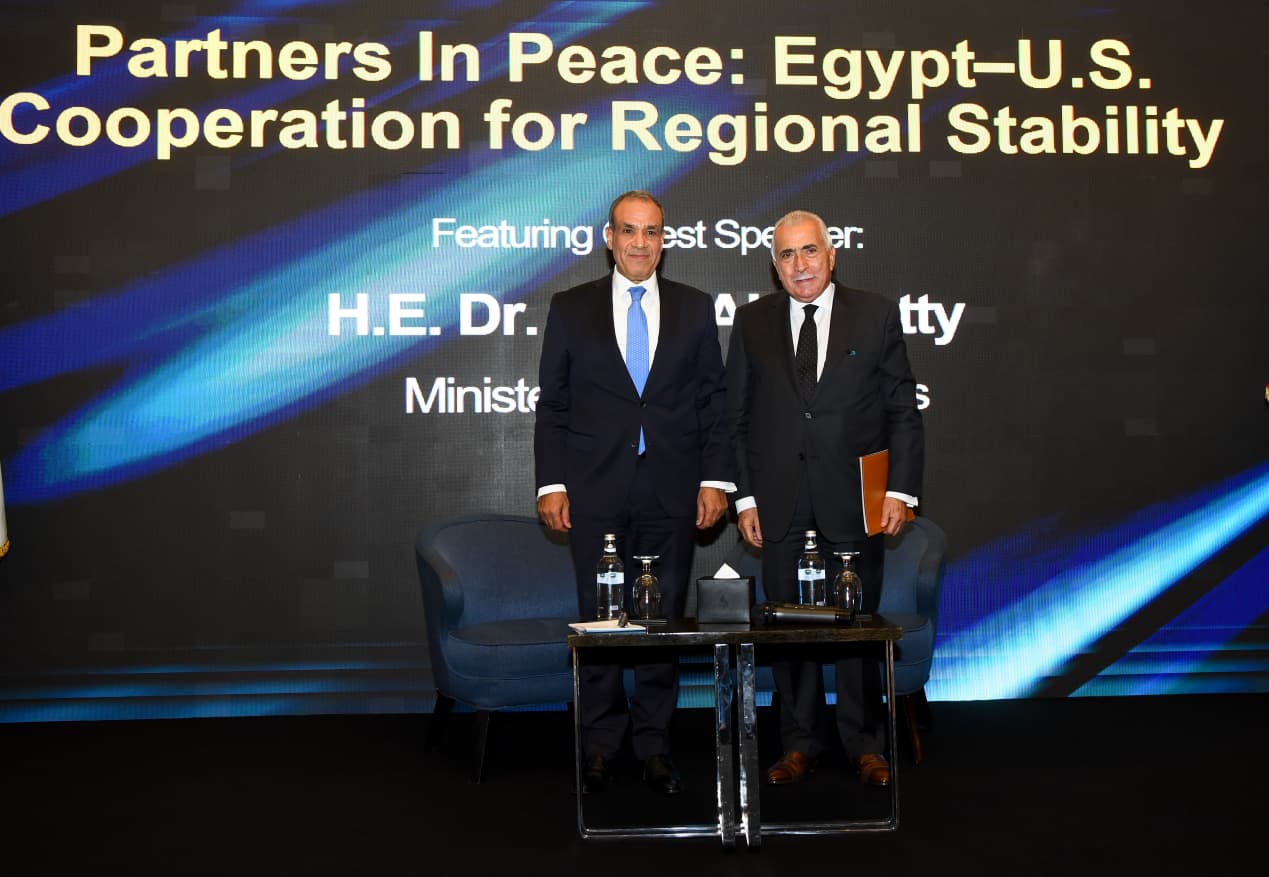 لقاء بدر عبد العاطى وزير الخارجية مع أعضاء غرفة التجارة الأمريكية فى مصر