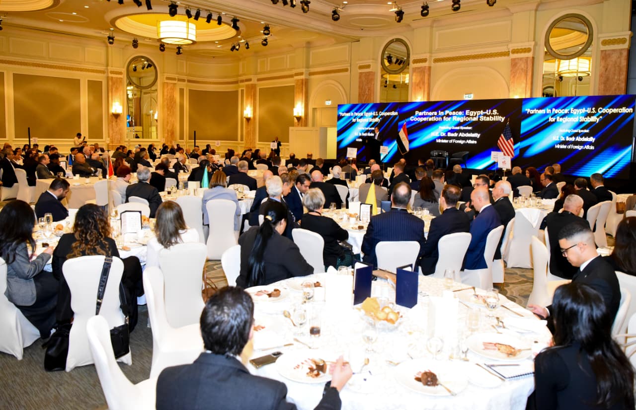 لقاء بدر عبد العاطى وزير الخارجية مع أعضاء غرفة التجارة الأمريكية فى مصر