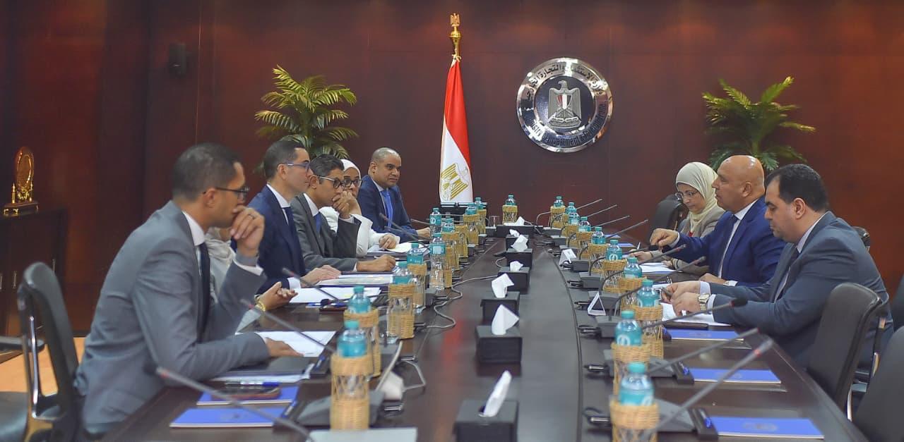 وزارة الاستثمار تناقش موازنة برنامج رد أعباء الصادرات 2026-2025