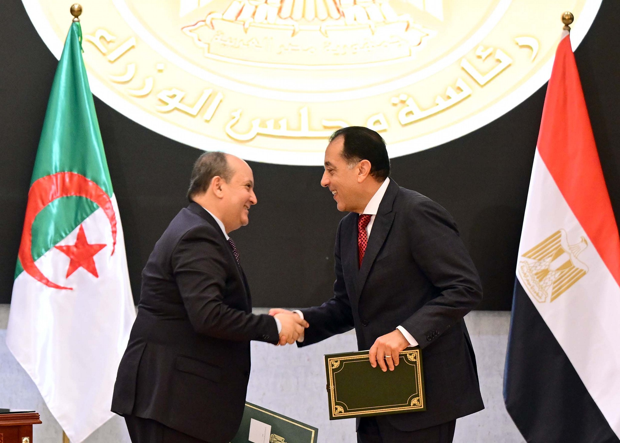 توقيع مذكرة تفاهم بين مصر والجزائر 