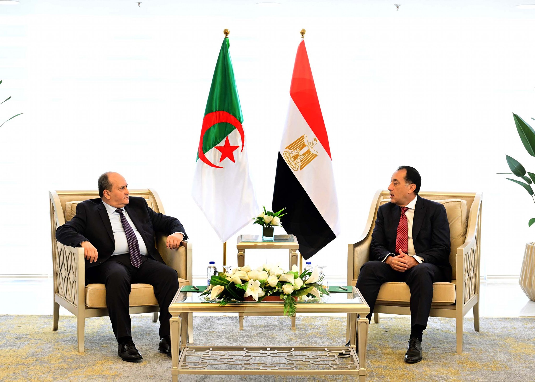 الدكتور مصطفى مدبولي يجتمع مع سيفي غريب