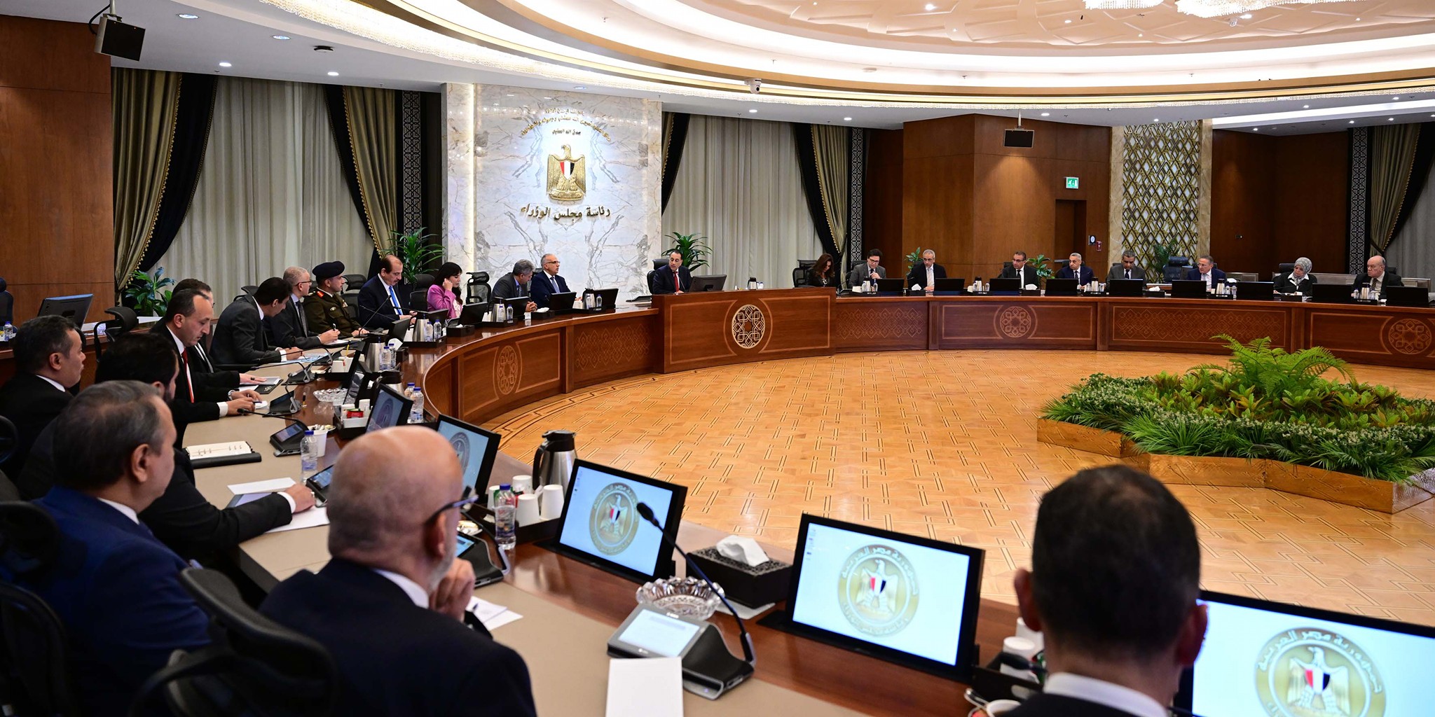 رئيس الوزراء يترأس اجتماع اللجنة الوزارية للسياحة