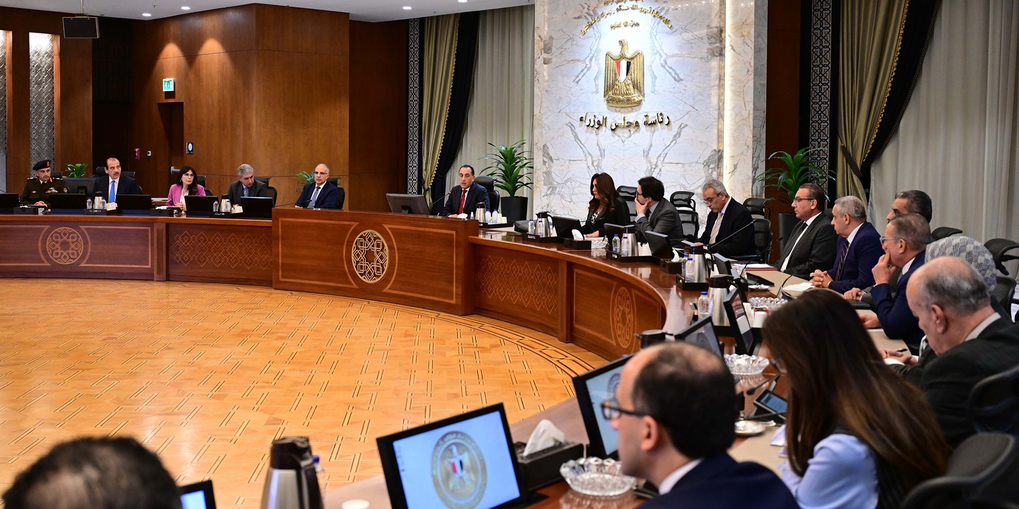 رئيس الوزراء يترأس اجتماع اللجنة الوزارية للسياحة