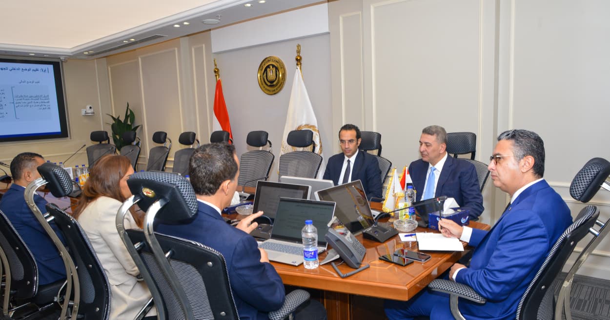 وزير التموين يجتمع مع رئيس مجلس إدارة جهاز تنمية التجارة الداخلية