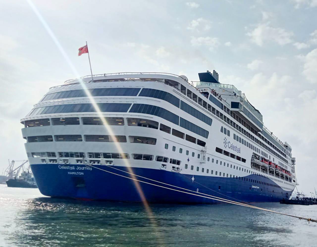 ميناء غرب بورسعيد يستقبل السفينة السياحية CELESTYAL JOURNEY 