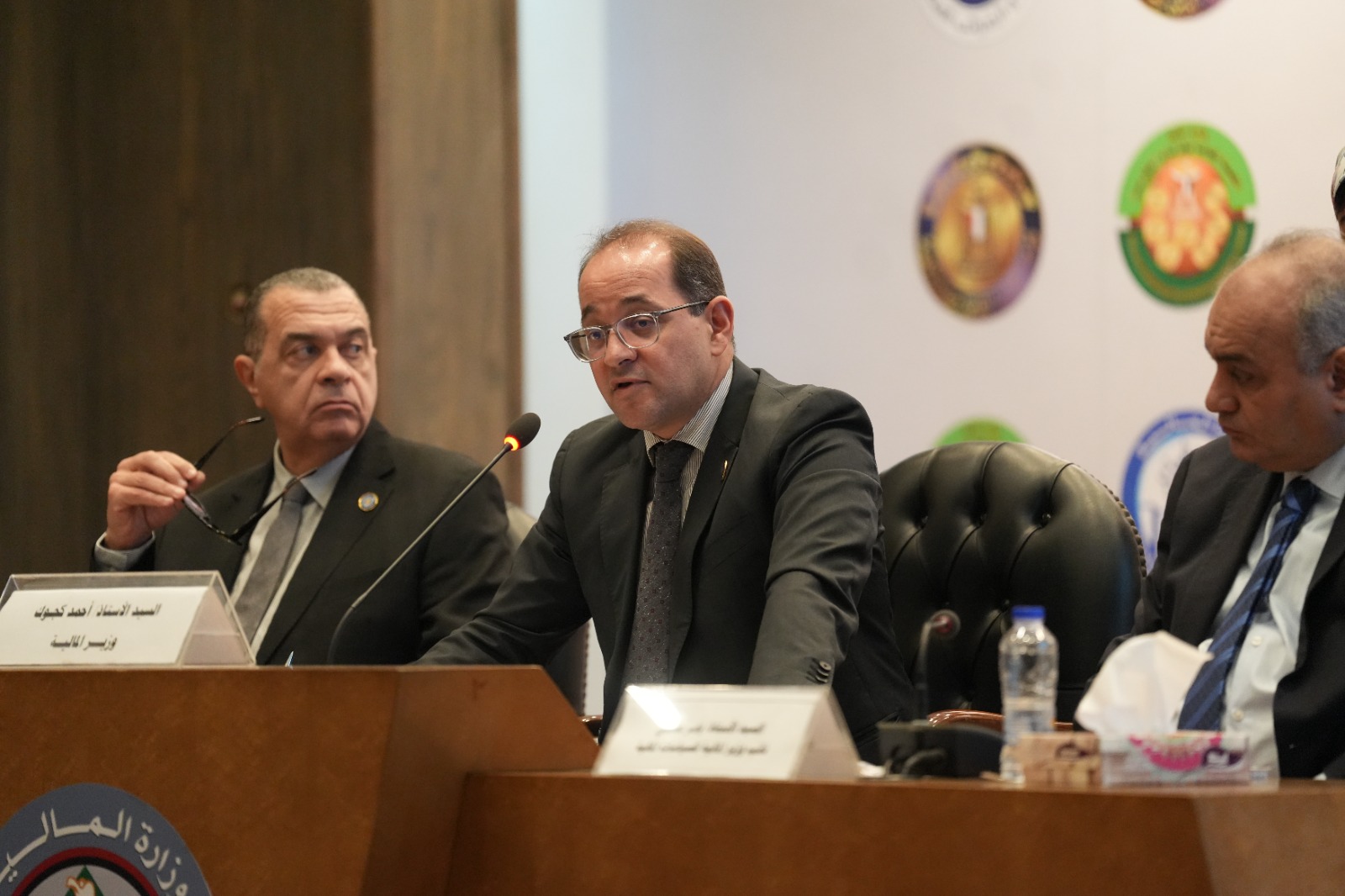 وزير المالية فى حوار مفتوح مع خريجي مبادرات إعداد الكوادر البشرية من العاملين بوزارة المالية