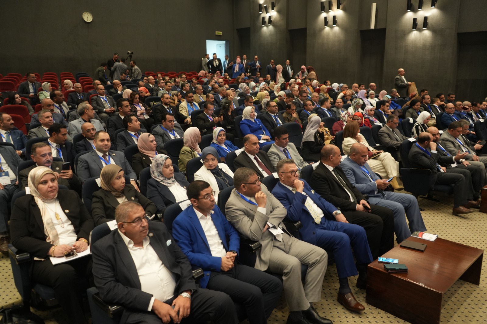 وزير المالية فى حوار مفتوح مع خريجي مبادرات إعداد الكوادر البشرية من العاملين بوزارة المالية