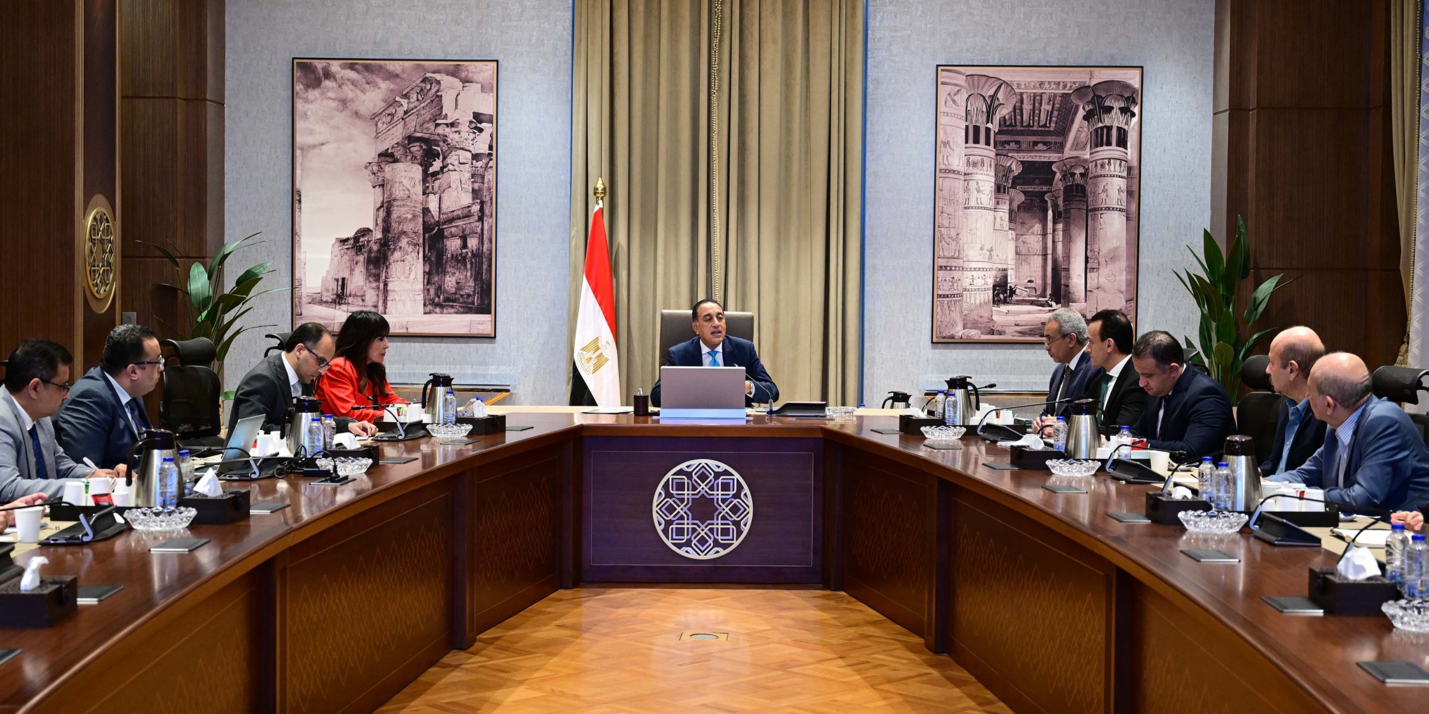 رئيس الوزراء يتابع خطط التطوير والتشجير بالقاهرة الكبرى 