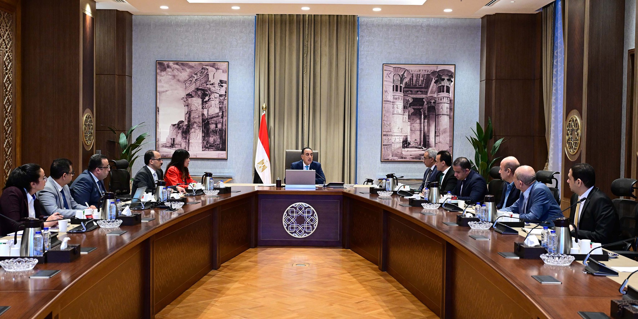 رئيس الوزراء يتابع خطط التطوير والتشجير بالقاهرة الكبرى 