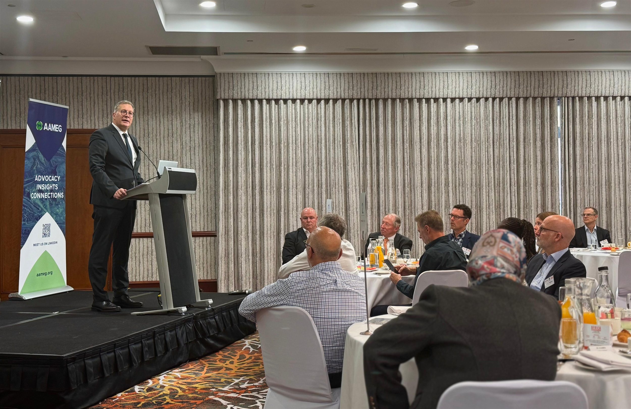 بدوي يجتمع بالشركات الأسترالية لجذب الاستثمار بقطاع التعدين