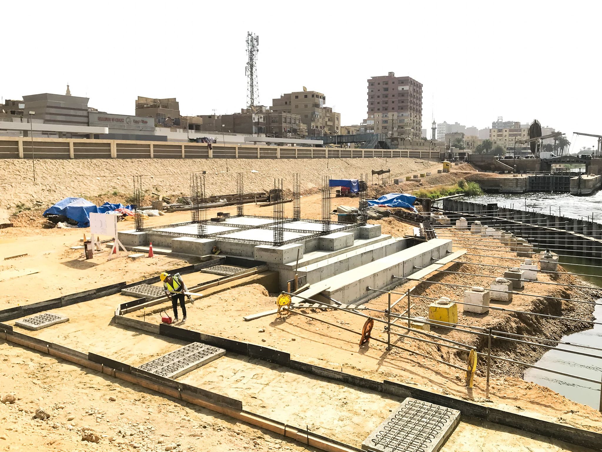 مشروع إنشاء مجموعة قناطر ديروط الجديدة