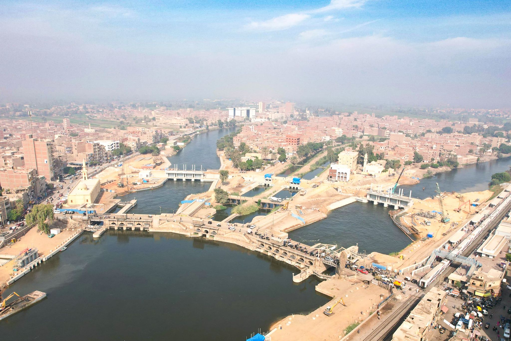 مشروع إنشاء مجموعة قناطر ديروط الجديدة