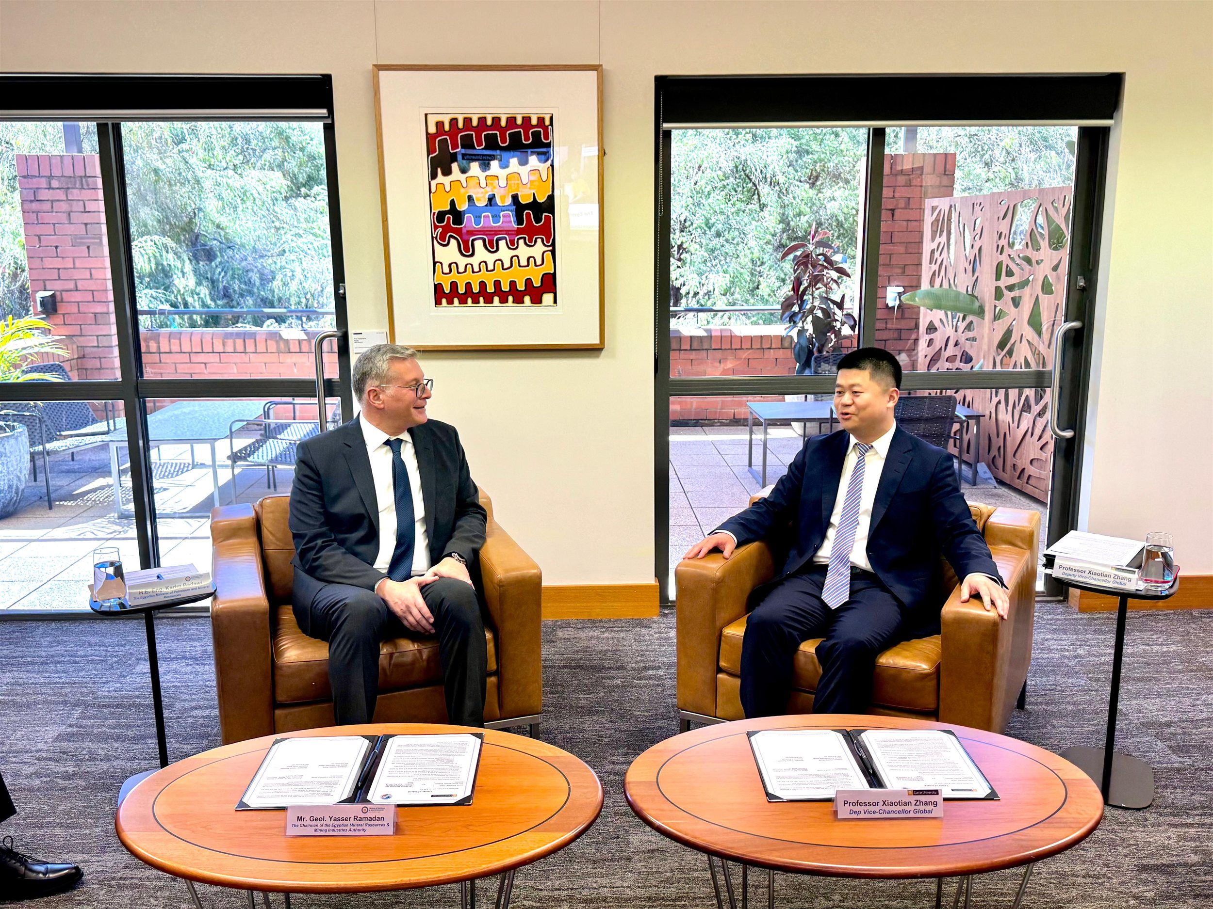 توقيع خطاب نوايا بين هيئة الثروة المعدنية وجامعة كيرتن الأسترالية 