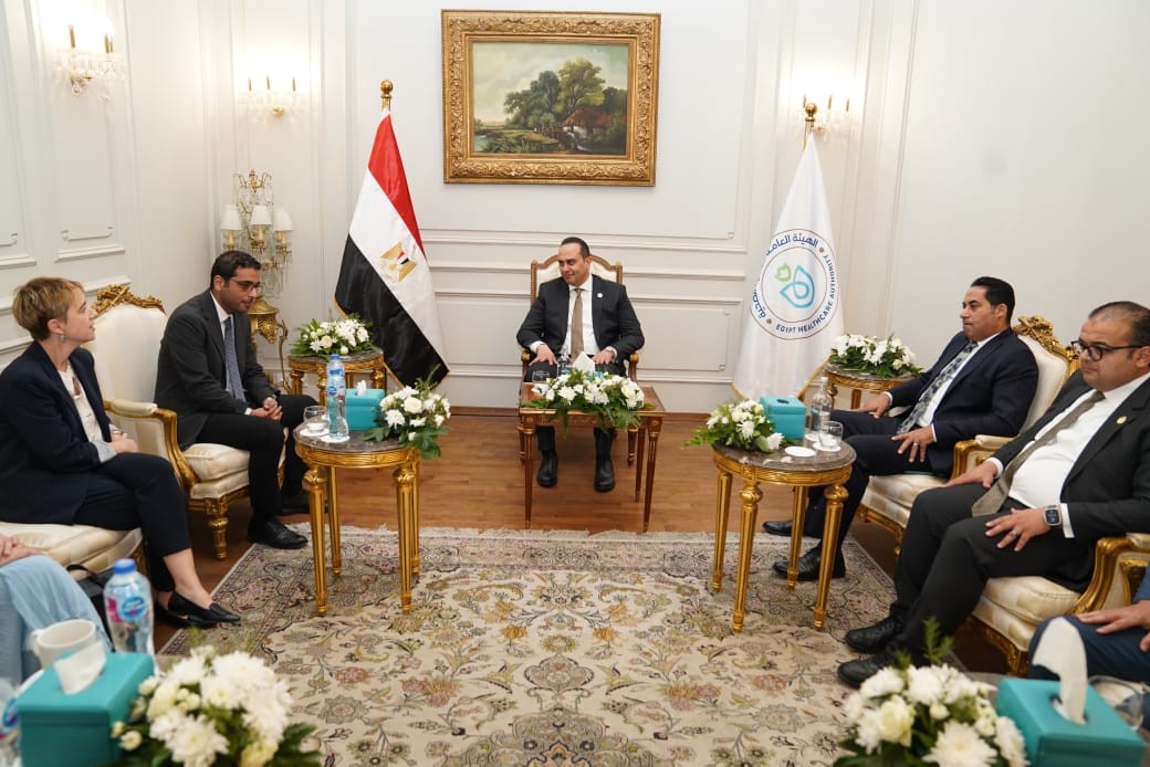 رئيس هيئة الرعاية الصحية يلتقي وزير صحة جنوب أفريقيا