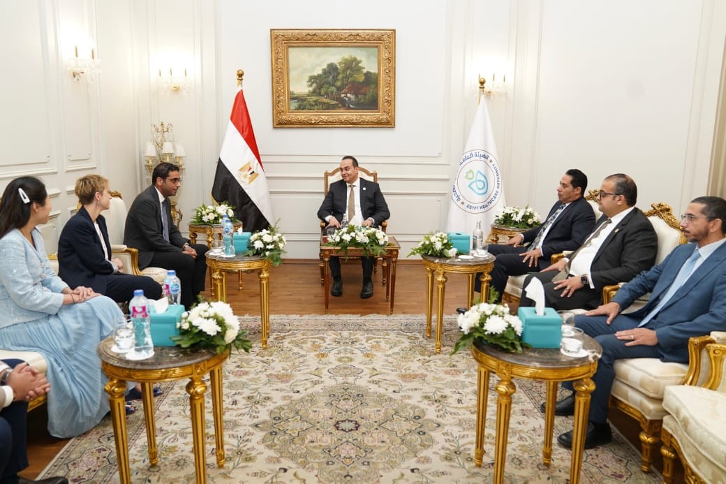 رئيس هيئة الرعاية الصحية يلتقي وزير صحة جنوب أفريقيا