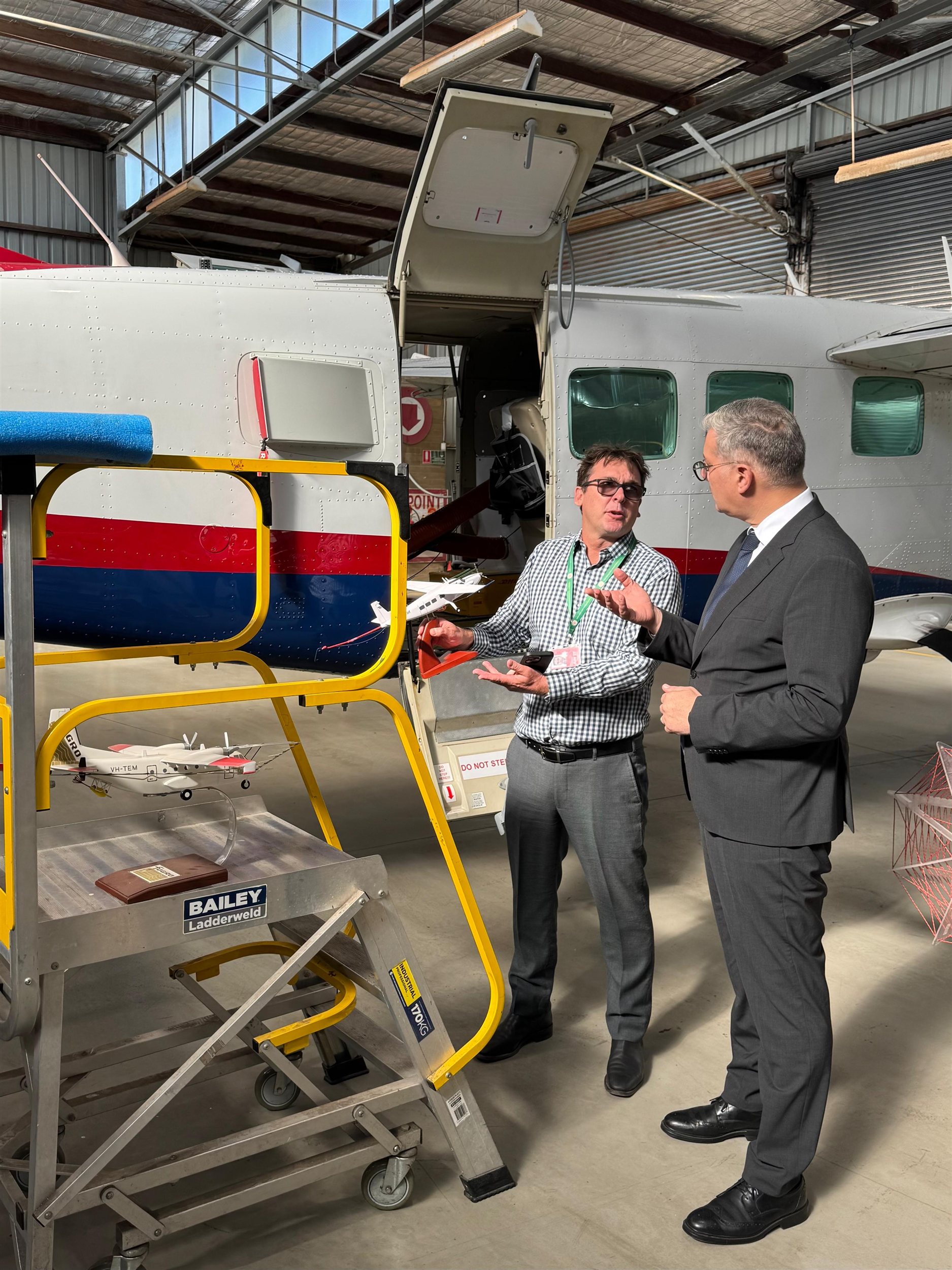 توقيع مذكرة تفاهم لإجراء مسح جوي شامل للإمكانات التعدينية