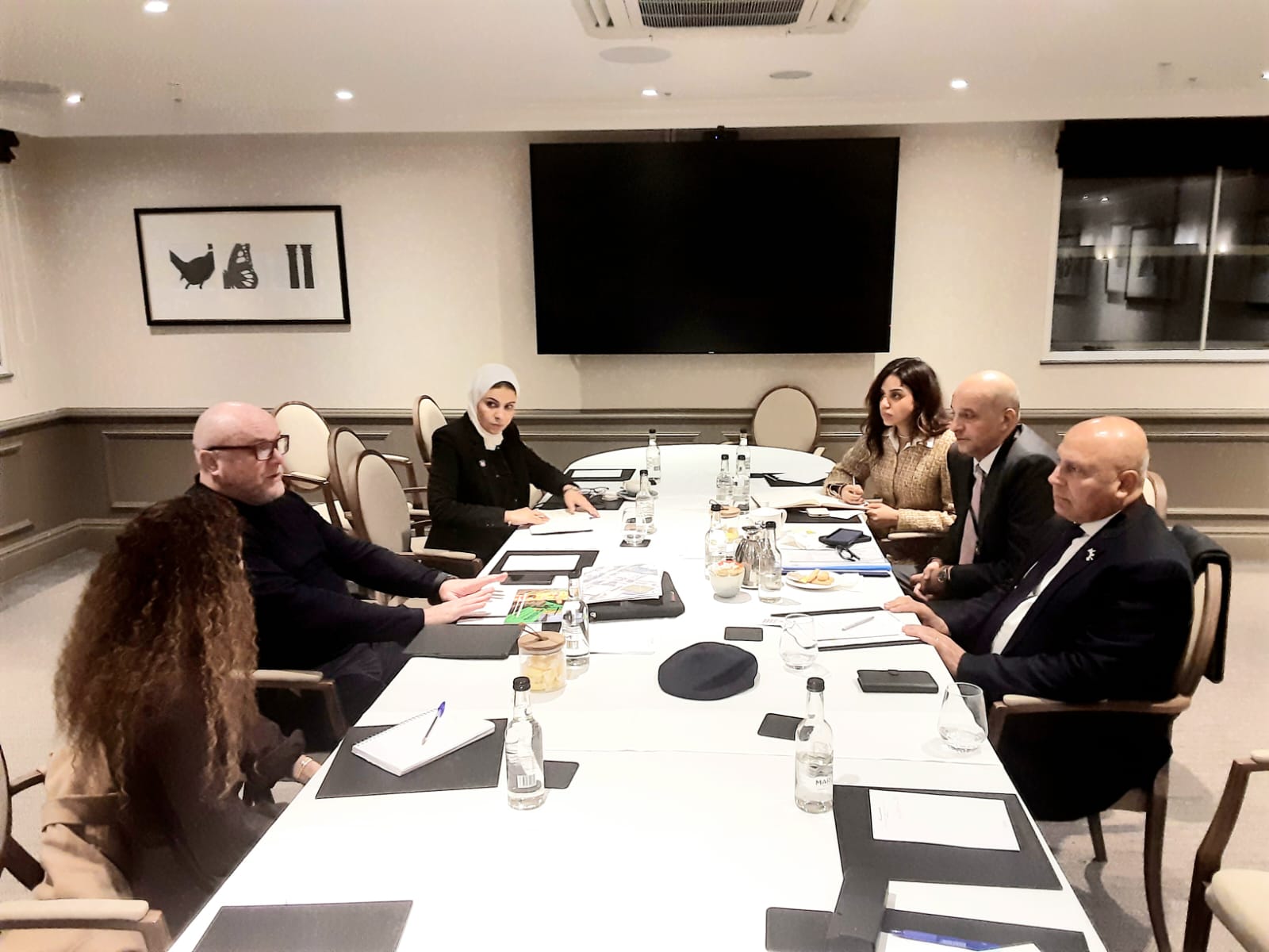 وزير الصناعة يعقد سلسلة اجتماعات مع رؤساء 7 شركات بريطانية