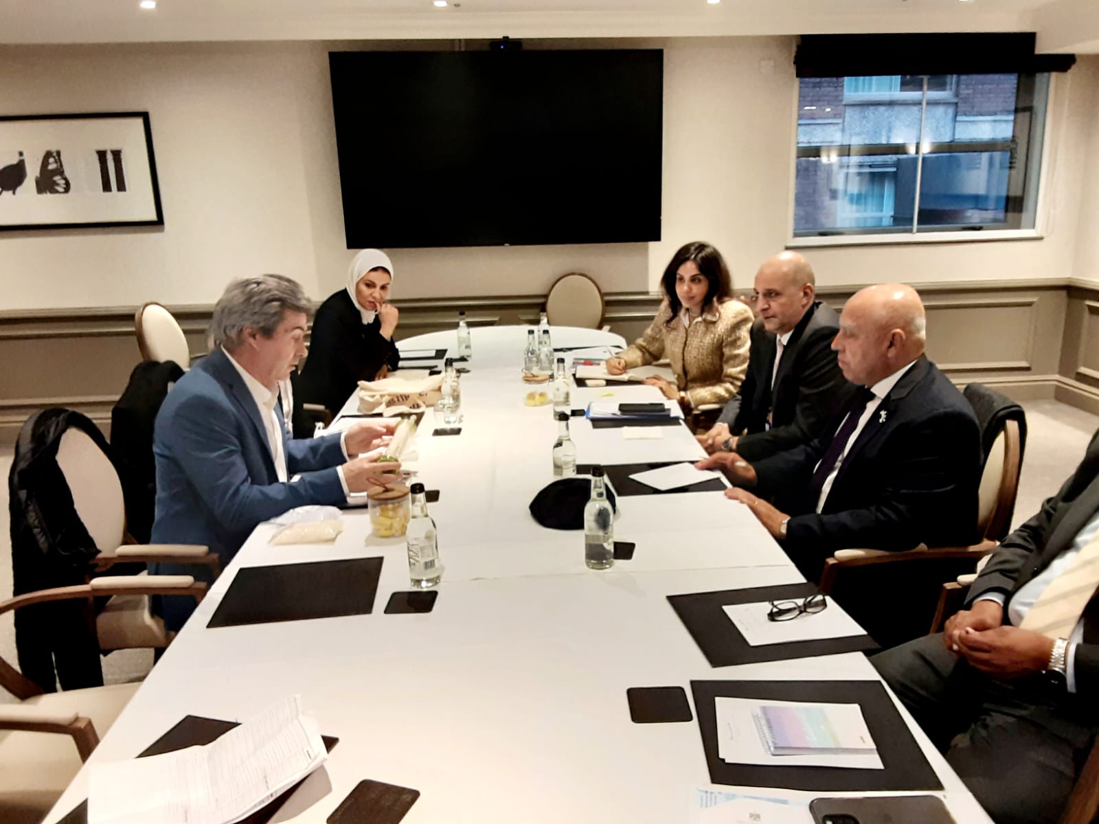 وزير الصناعة يعقد سلسلة اجتماعات مع رؤساء 7 شركات بريطانية