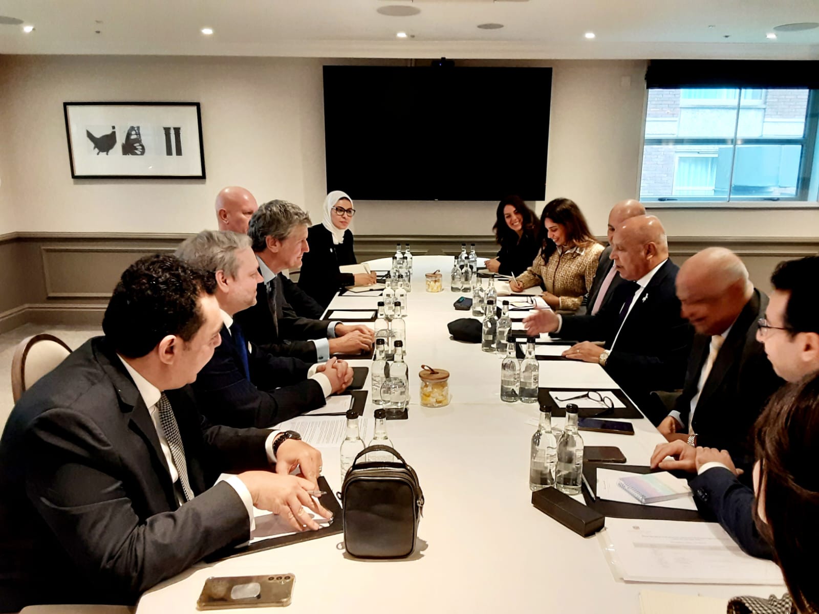 وزير الصناعة يعقد سلسلة اجتماعات مع رؤساء 7 شركات بريطانية