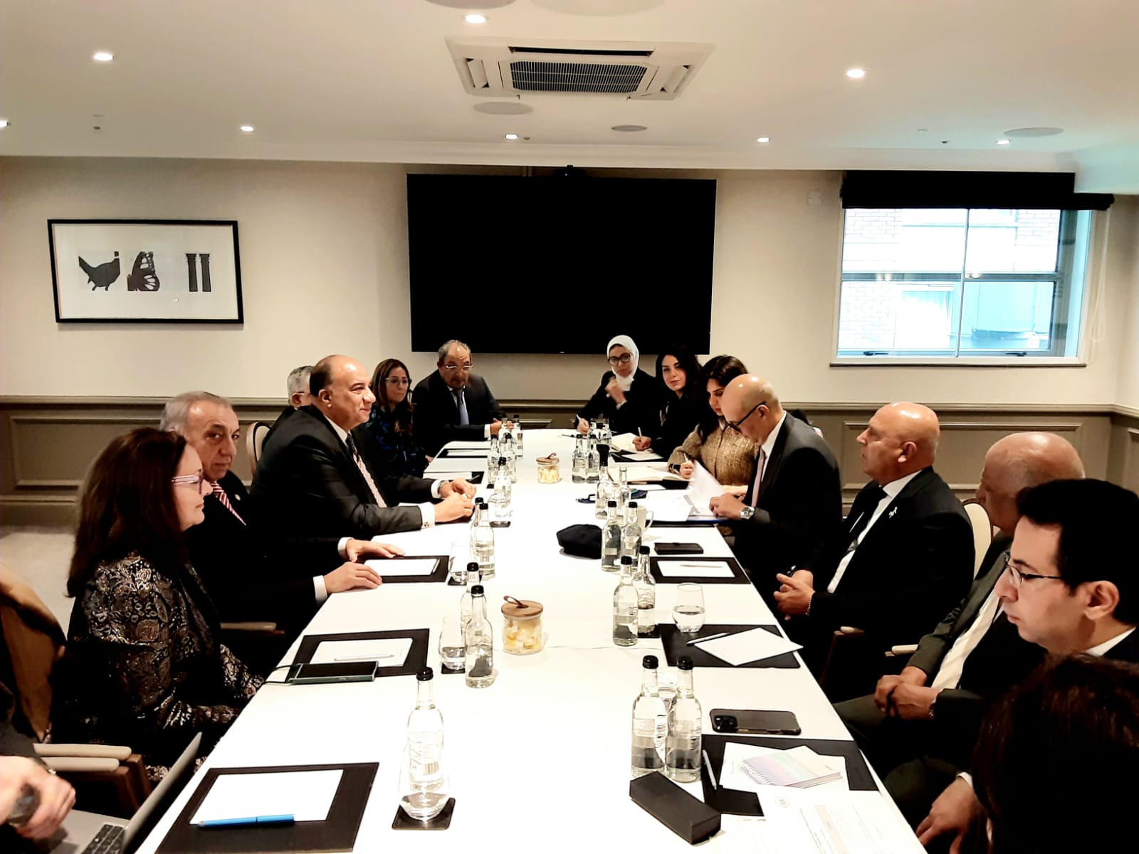 وزير الصناعة يعقد سلسلة اجتماعات مع رؤساء 7 شركات بريطانية