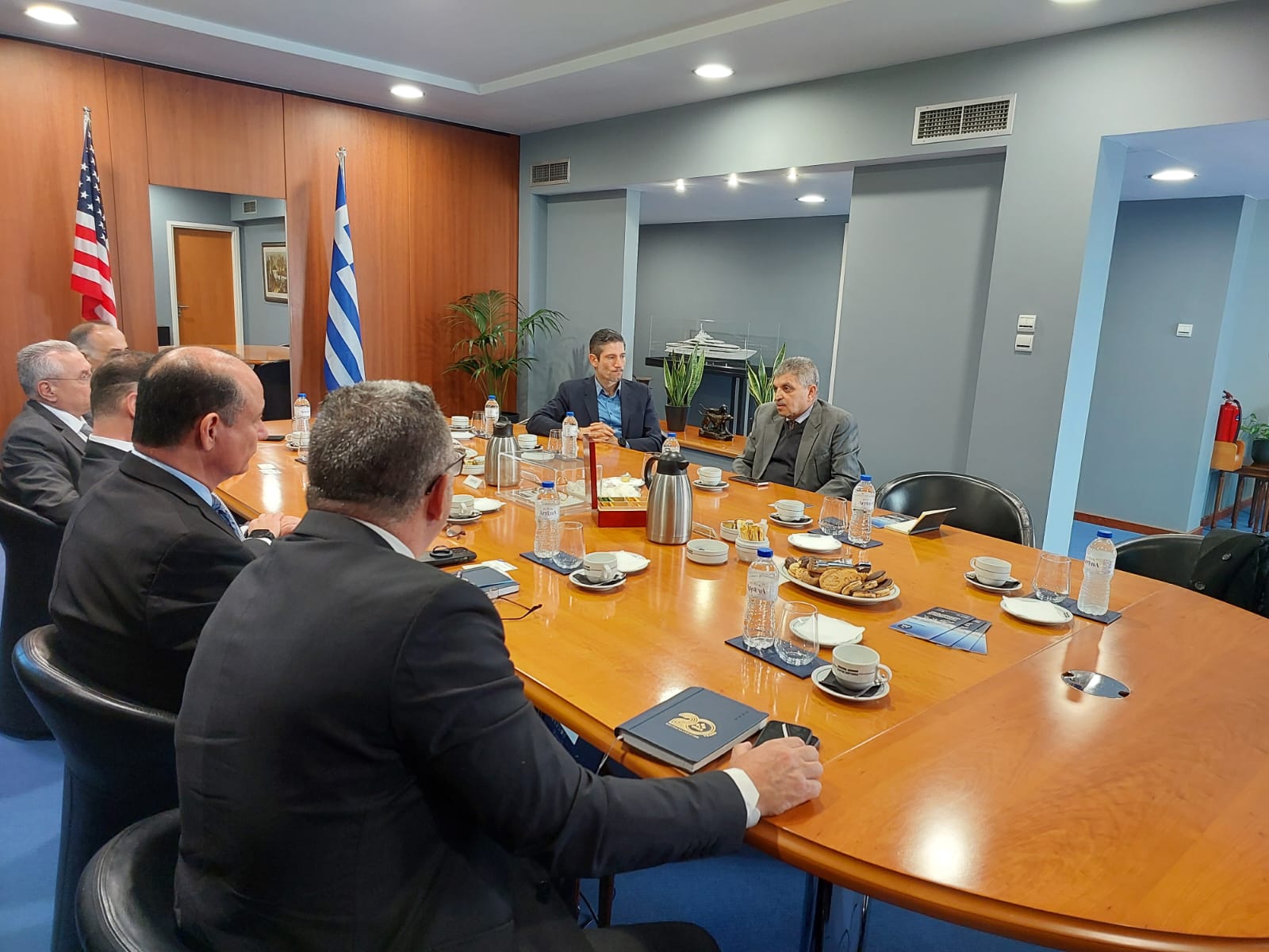 الفريق أسامة ربيع يبحث سبل التعاون مع ترسانة ONEX اليونانية