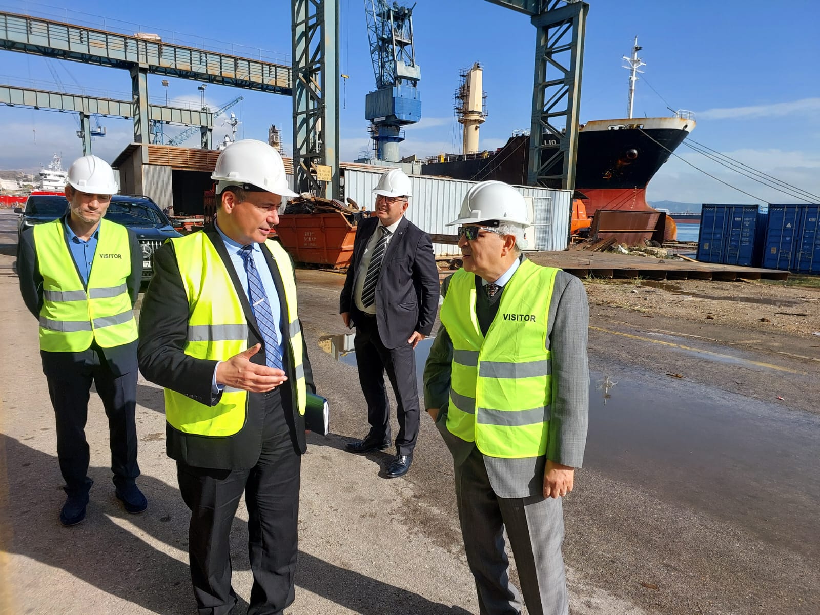 الفريق أسامة ربيع يبحث سبل التعاون مع ترسانة ONEX اليونانية