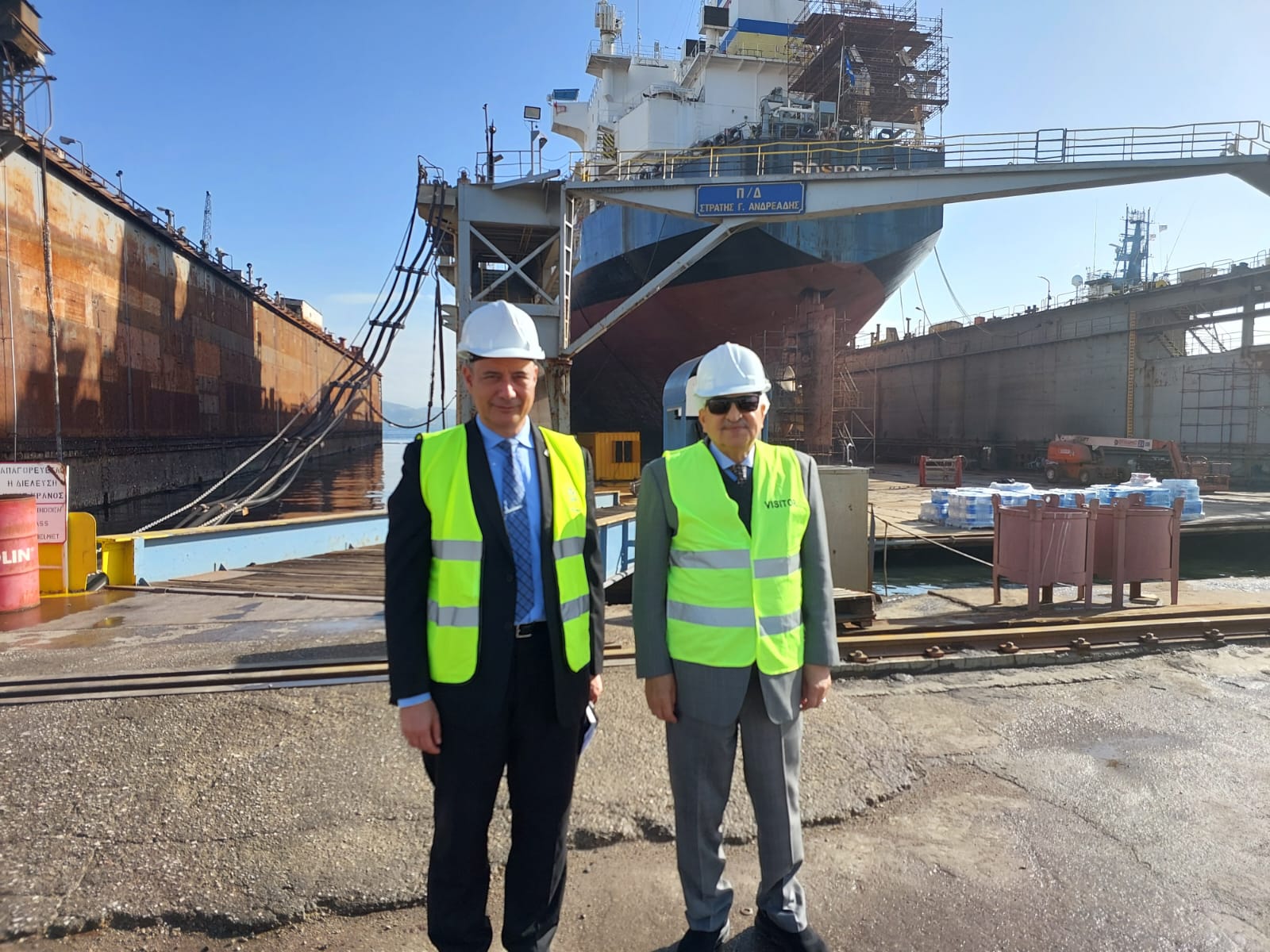 الفريق أسامة ربيع يبحث سبل التعاون مع ترسانة ONEX اليونانية