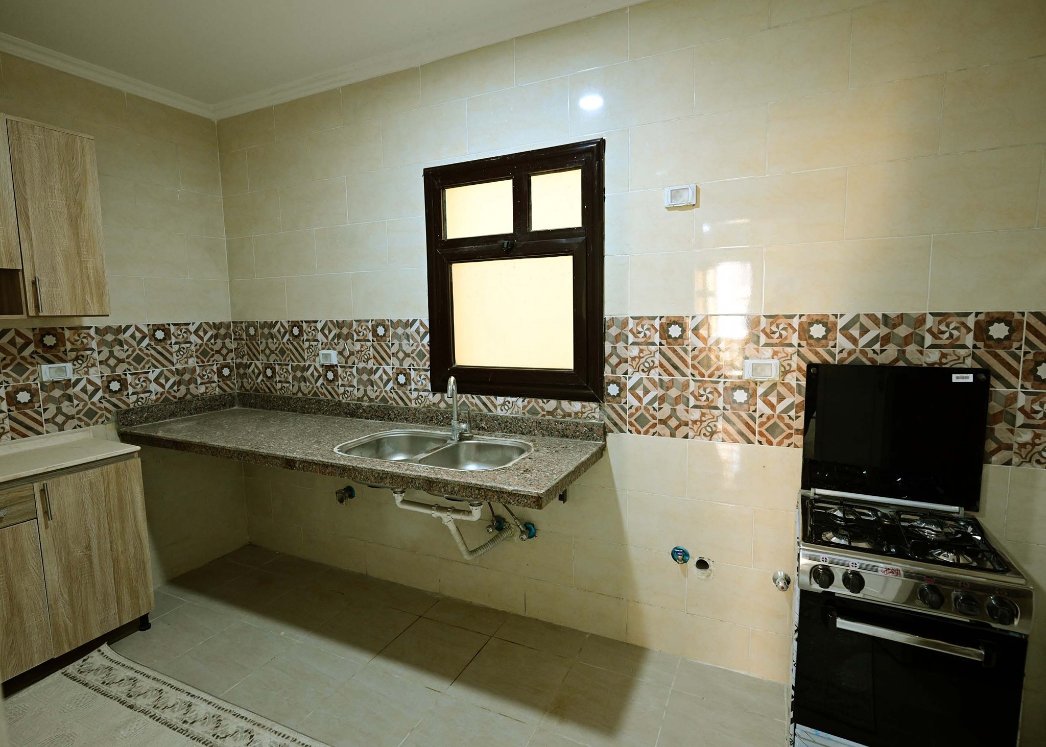 رئيس الوزراء يتفقد مشروع روضة السيدة-2