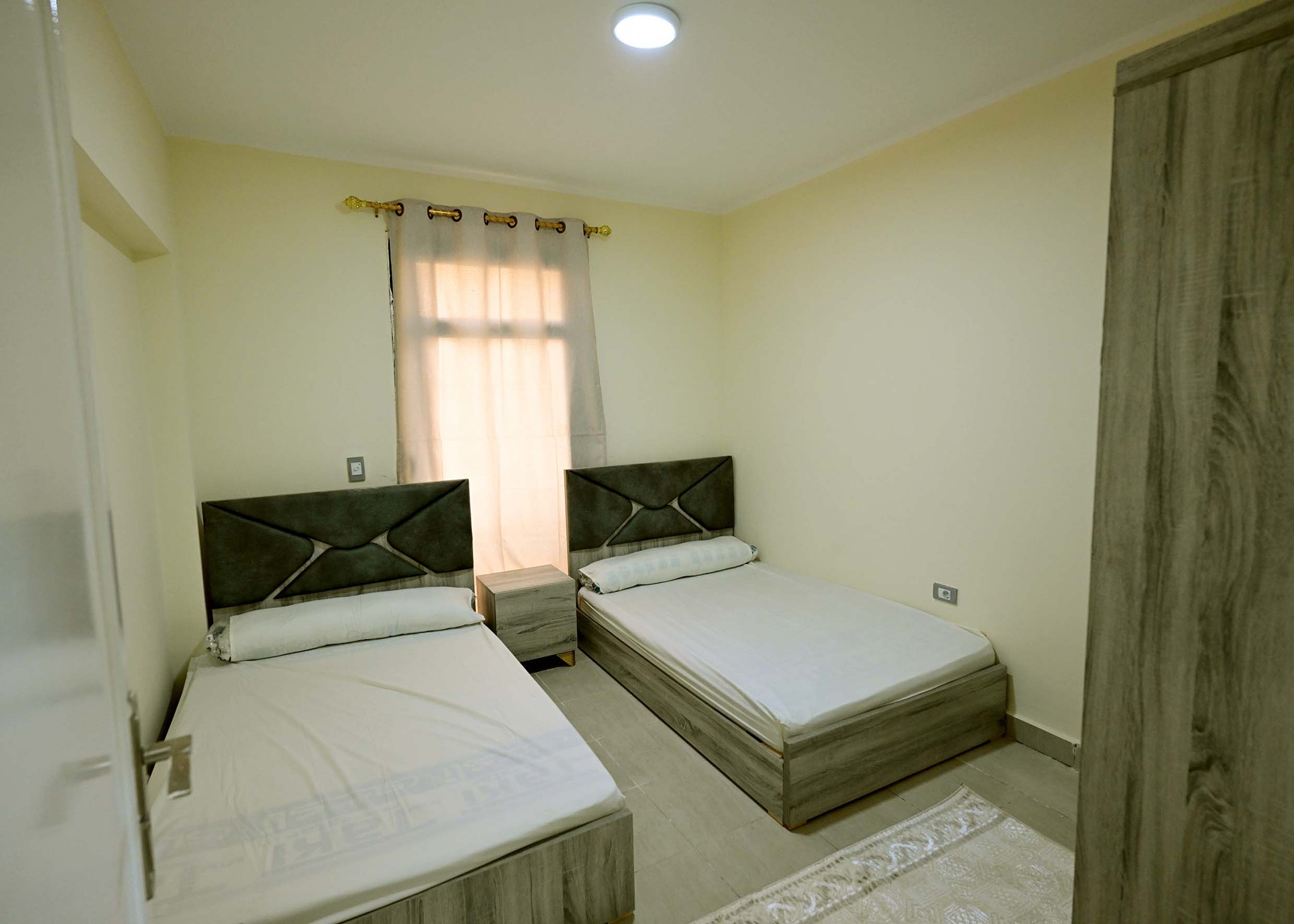 رئيس الوزراء يتفقد مشروع روضة السيدة-2