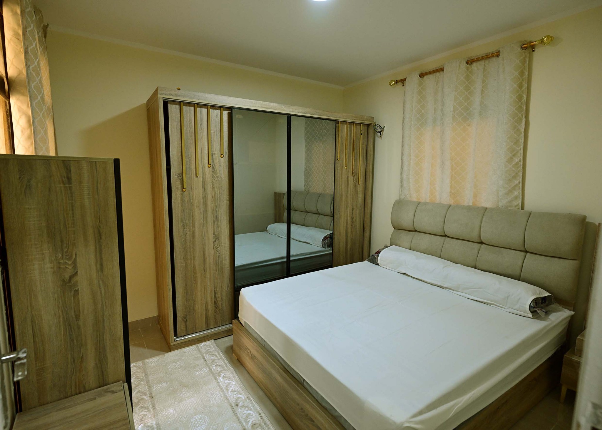 رئيس الوزراء يتفقد مشروع روضة السيدة-2