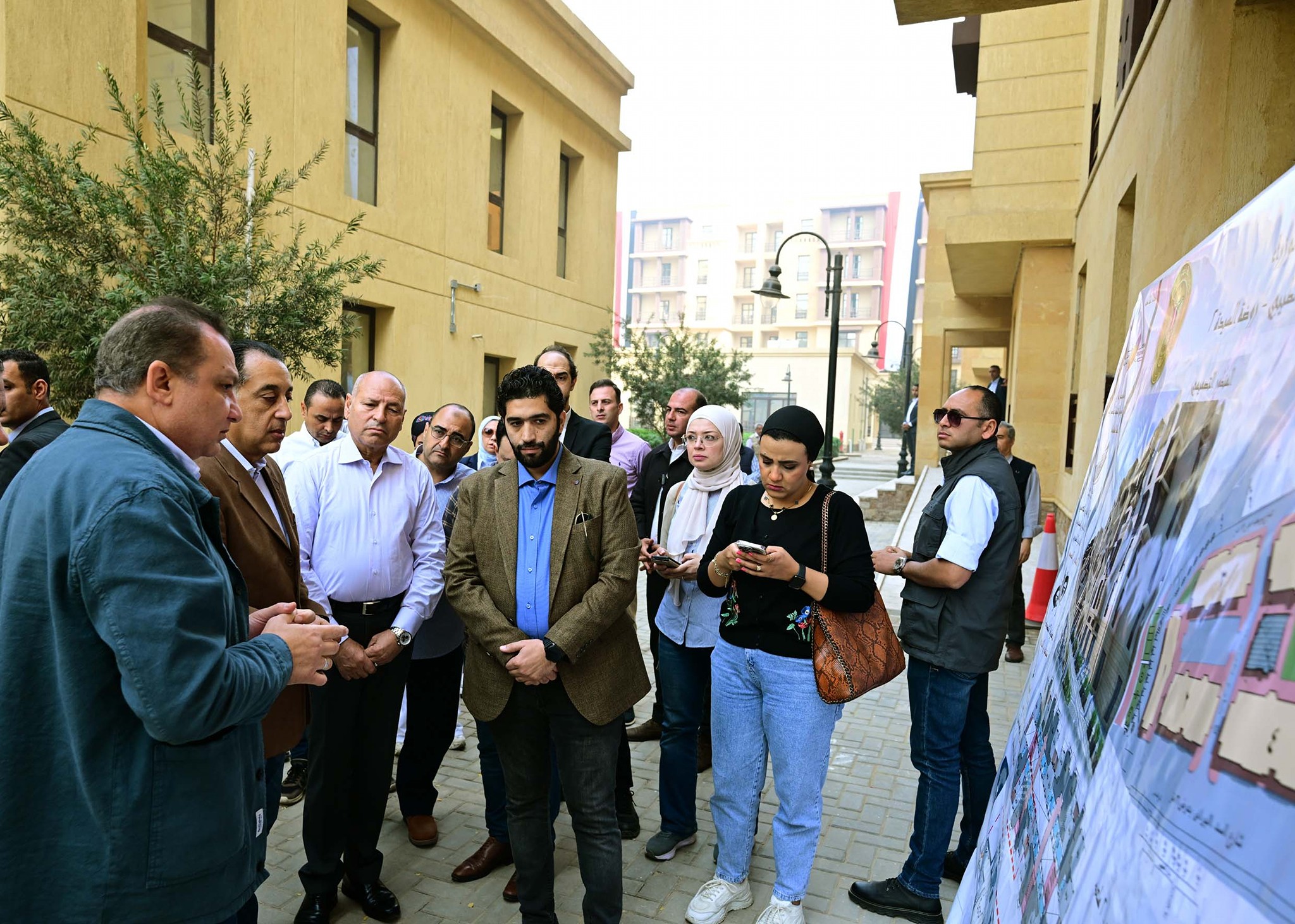 رئيس الوزراء يتفقد مشروع روضة السيدة-2