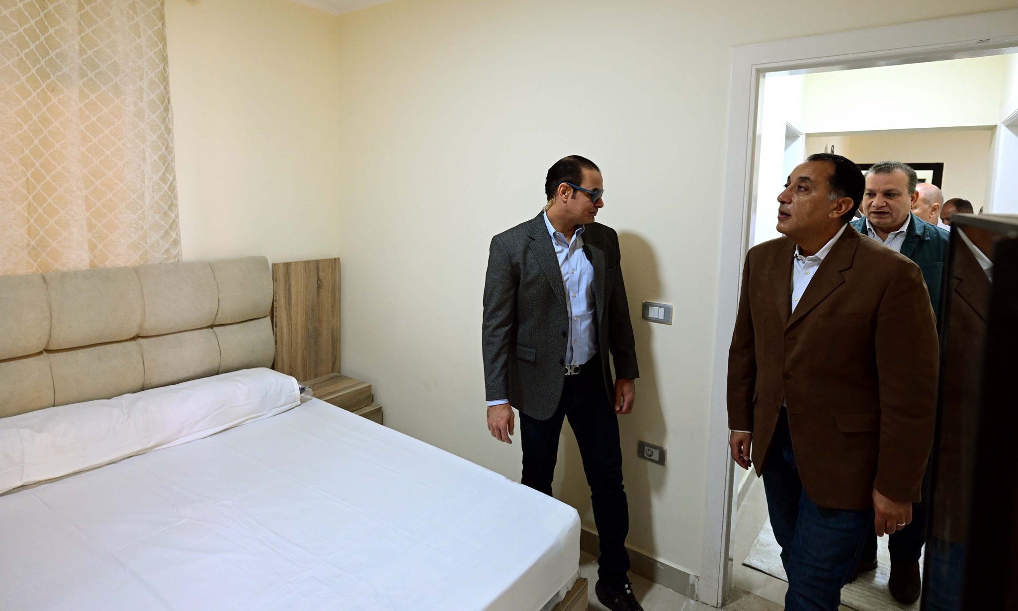 رئيس الوزراء يتفقد مشروع روضة السيدة-2