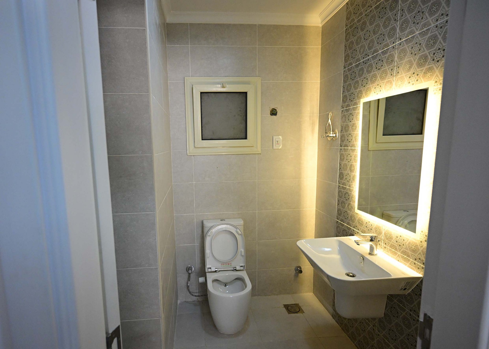 رئيس الوزراء يتفقد مشروع الفسطاط فيو