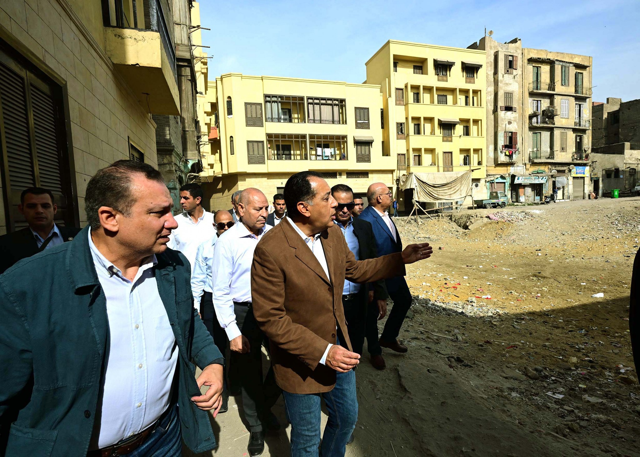 رئيس الوزراء يتفقد أعمال إعادة إحياء منطقة حارة الروم