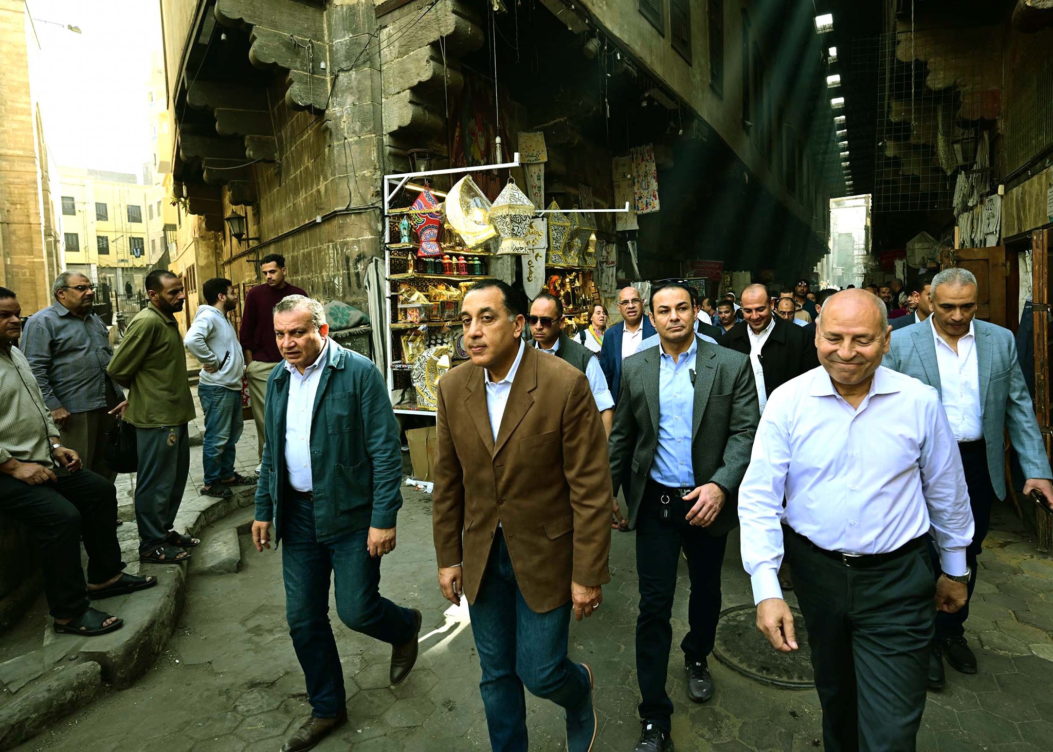 رئيس الوزراء يتفقد أعمال إعادة إحياء منطقة حارة الروم