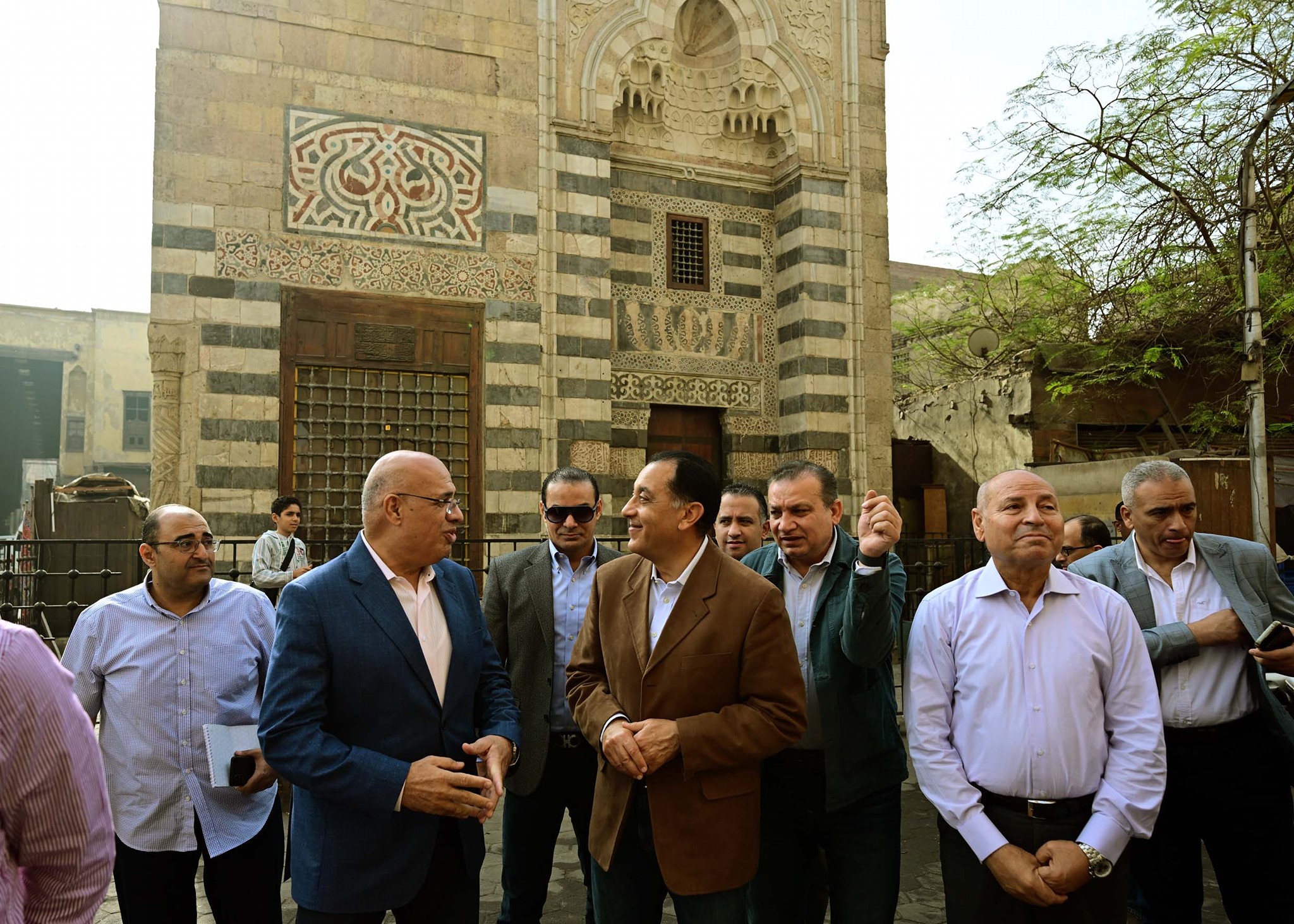 رئيس الوزراء يتفقد أعمال إعادة إحياء منطقة حارة الروم