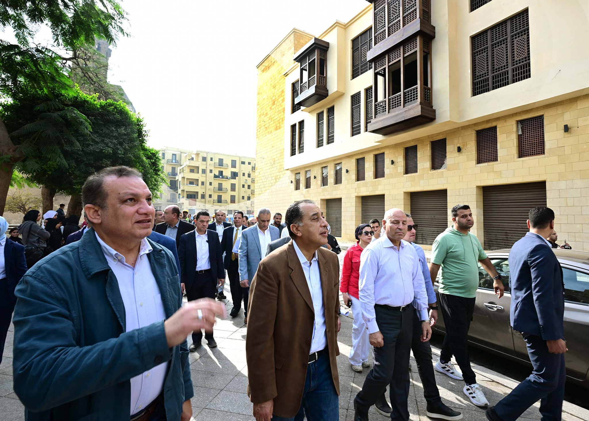 مدبولي يتفقد منطقة مسجد الحاكم بأمر الله ومشروعي بوتيك أوتيل الشوربجي والأرناؤوطي