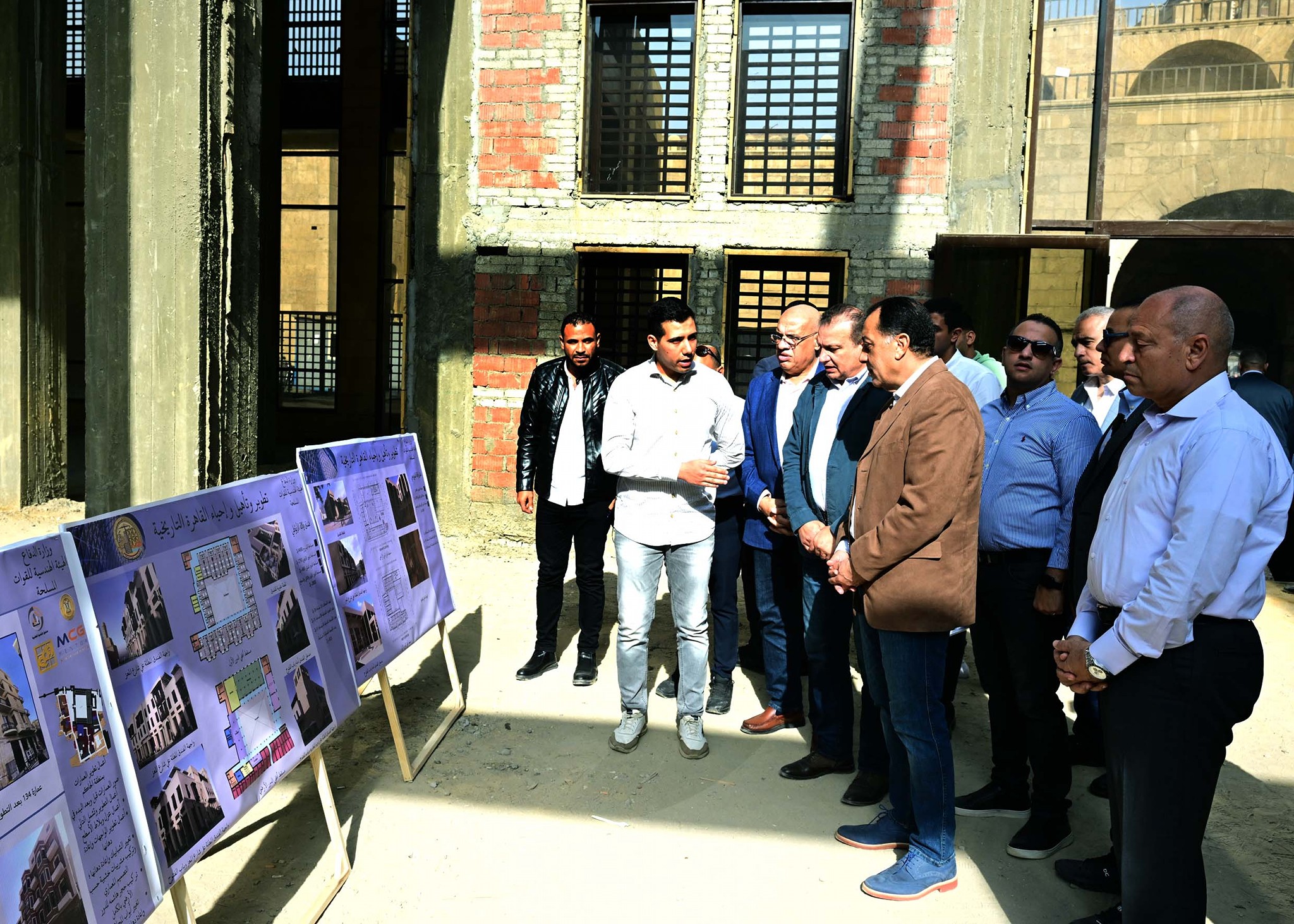 مدبولي يتفقد منطقة مسجد الحاكم بأمر الله ومشروعي بوتيك أوتيل الشوربجي والأرناؤوطي