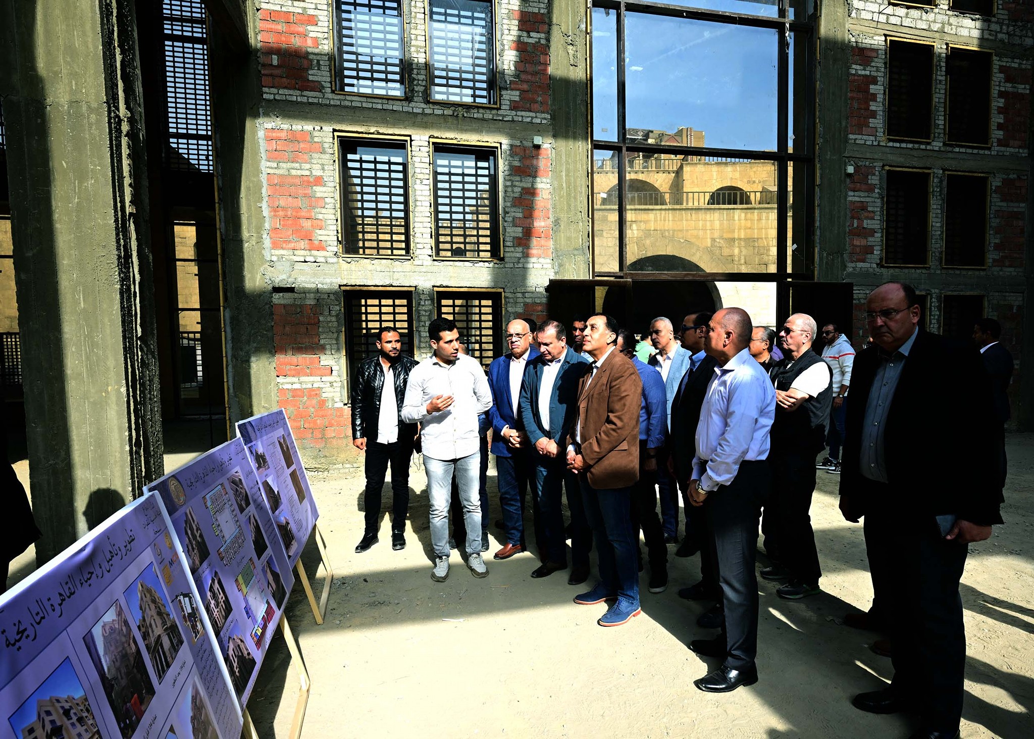 مدبولي يتفقد منطقة مسجد الحاكم بأمر الله ومشروعي بوتيك أوتيل الشوربجي والأرناؤوطي