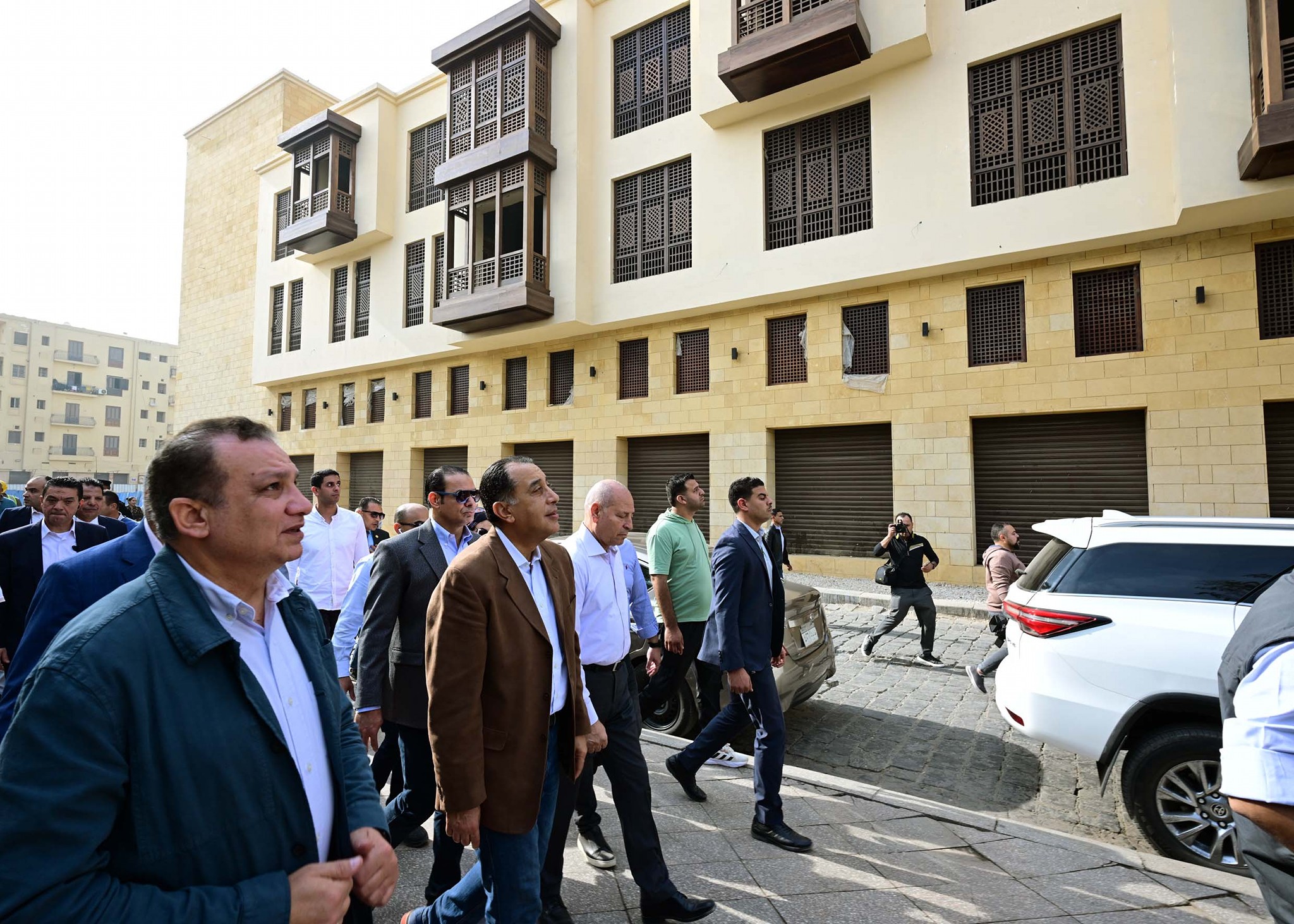 مدبولي يتفقد منطقة مسجد الحاكم بأمر الله ومشروعي بوتيك أوتيل الشوربجي والأرناؤوطي