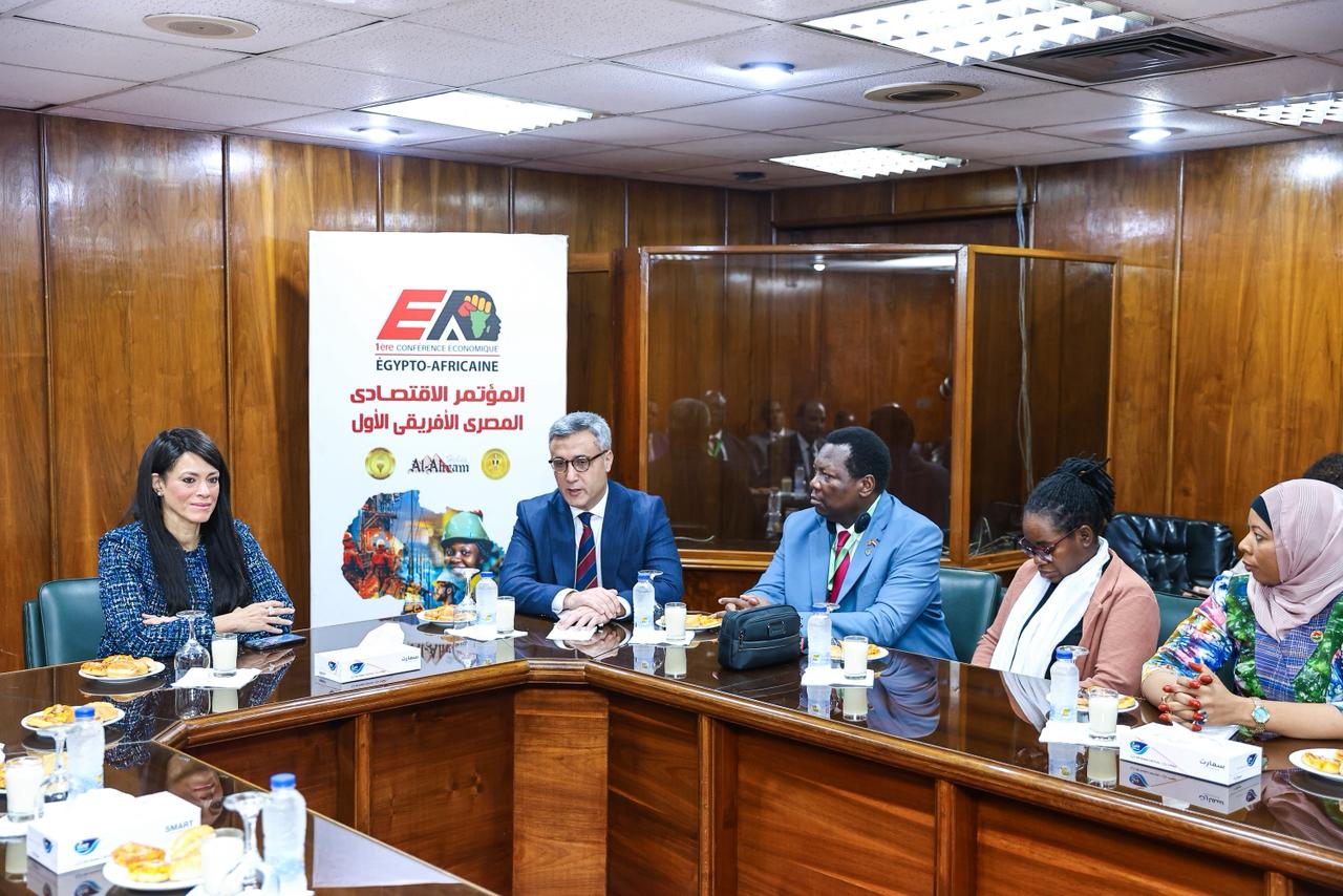 وزيرة التخطيط والتعاون الدولي تلقتي سفراء 7 دول أفريقية