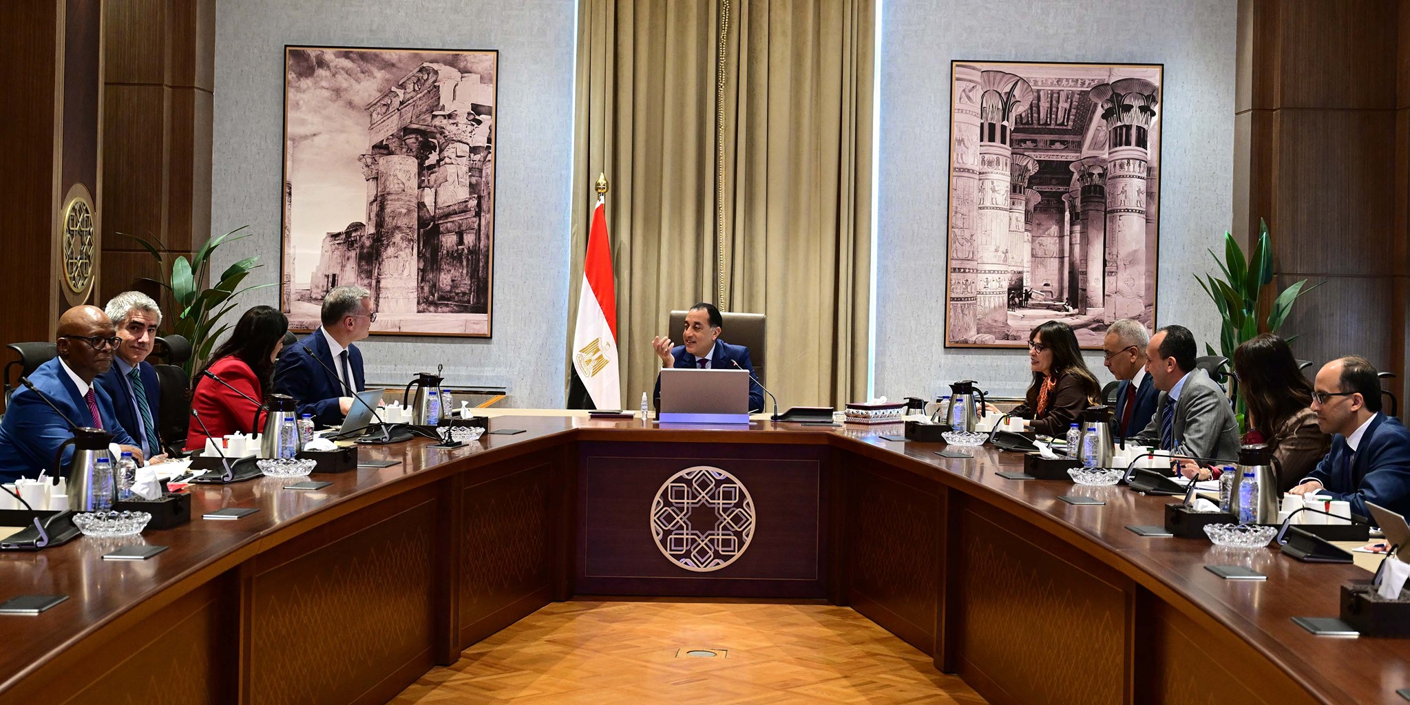 رئيس الوزراء يلتقي مسئولي شركة أنجلوجولد أشانتي