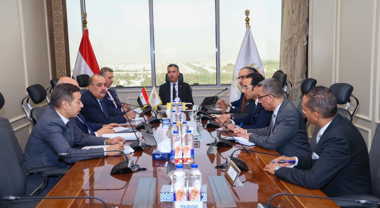 وزير التموين يجتمع مع رئيس الشركة العامة لتجارة الجملة